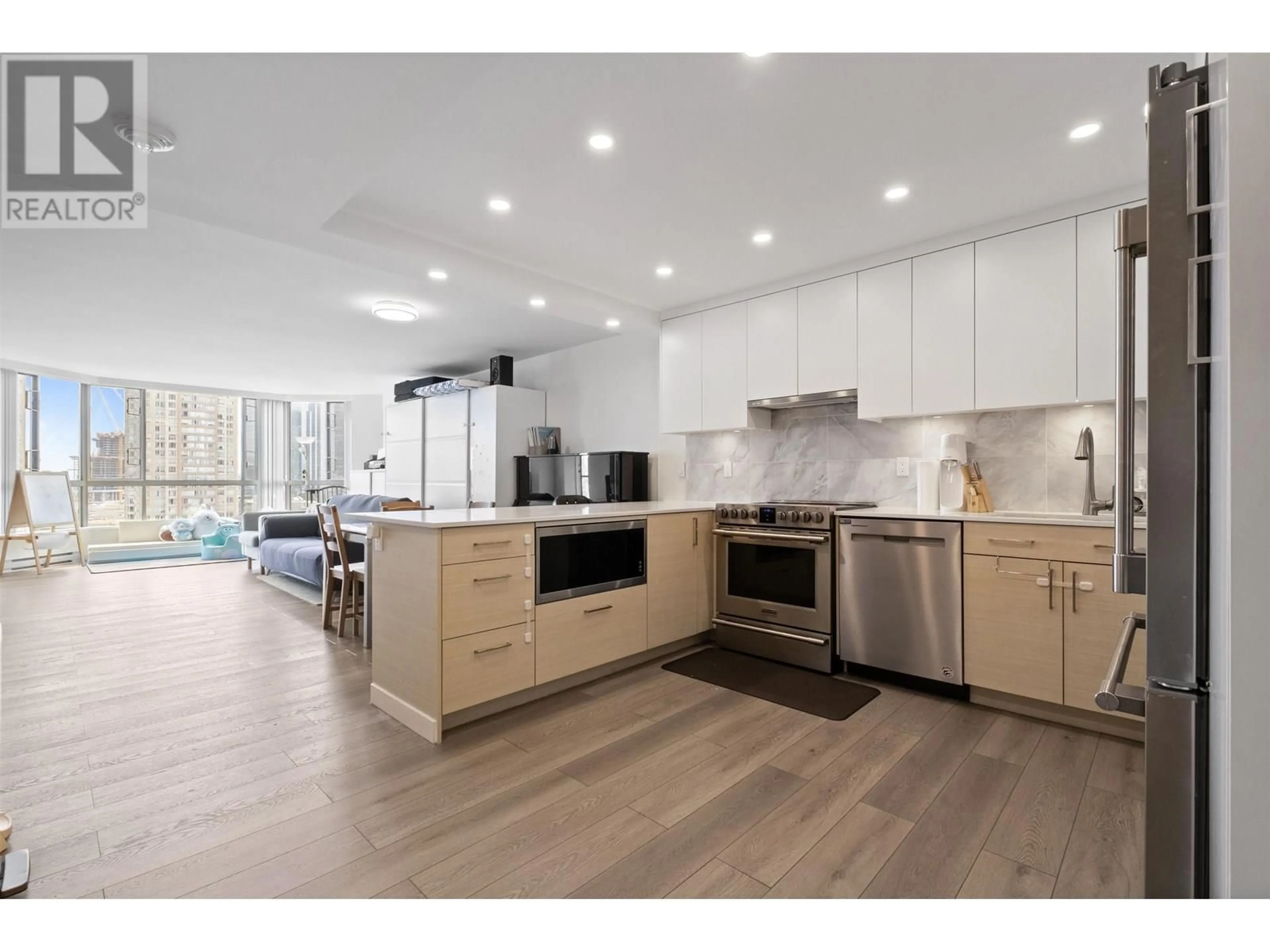 Open concept kitchen, unknown for 1404 - 4350 BERESFORD STREET, Burnaby British Columbia V5H4K9