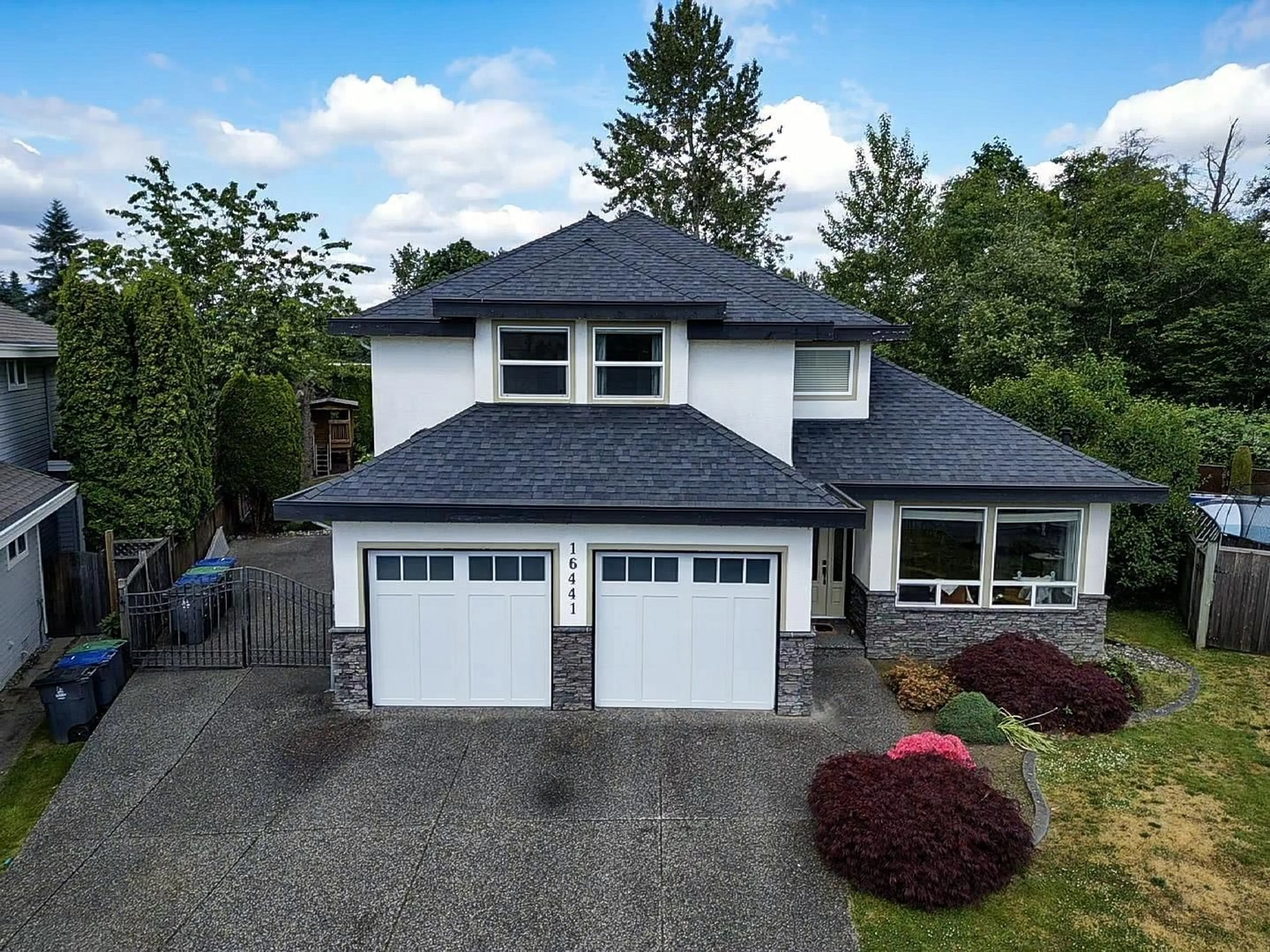A pic from outside/outdoor area/front of a property/back of a property/a pic from drone, street for 16441 GLENSIDE, Surrey British Columbia V4N1V6