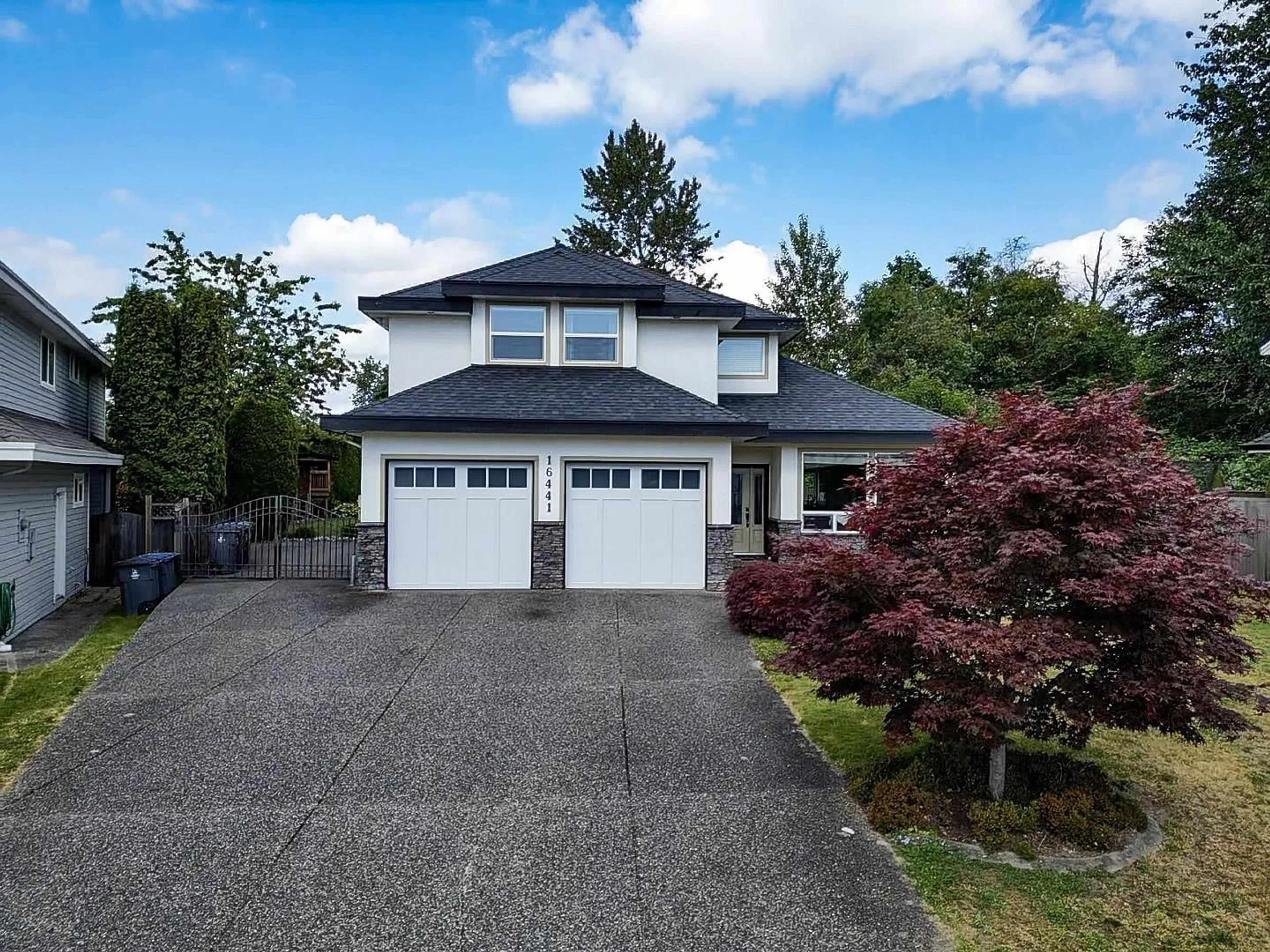 Home with vinyl exterior material, street for 16441 GLENSIDE, Surrey British Columbia V4N1V6