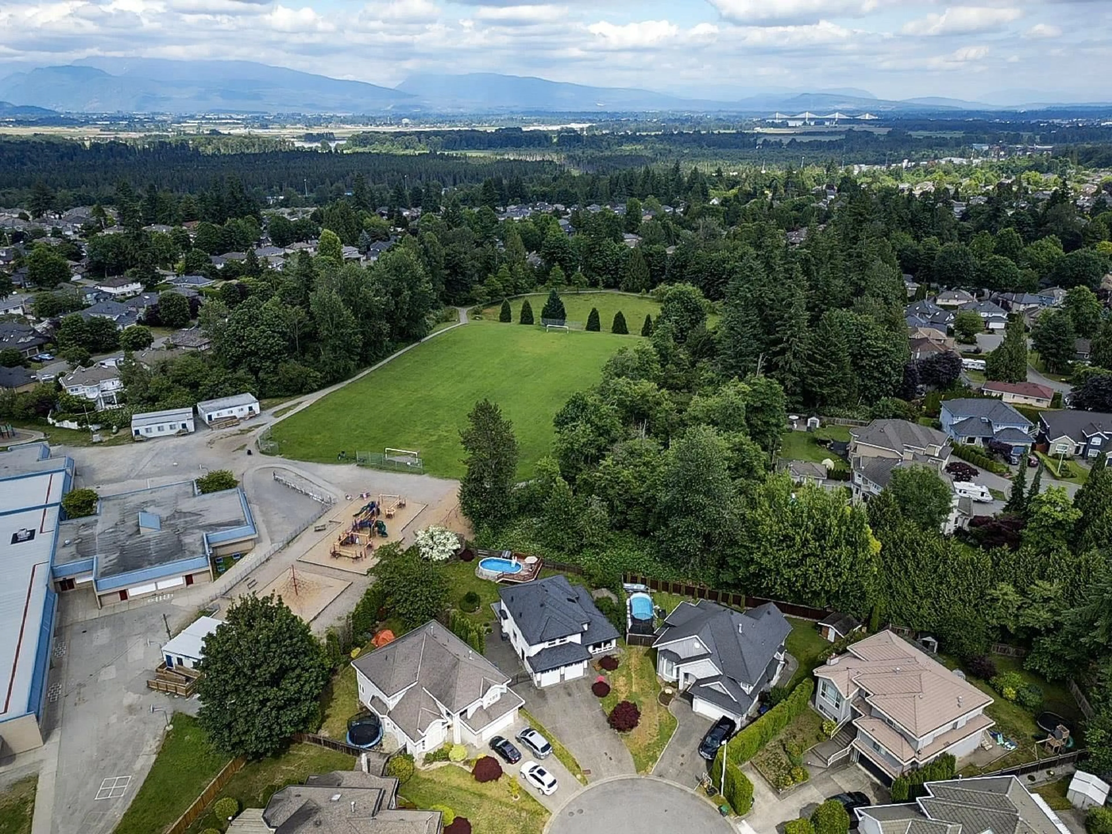 A pic from outside/outdoor area/front of a property/back of a property/a pic from drone, mountain view for 16441 GLENSIDE, Surrey British Columbia V4N1V6