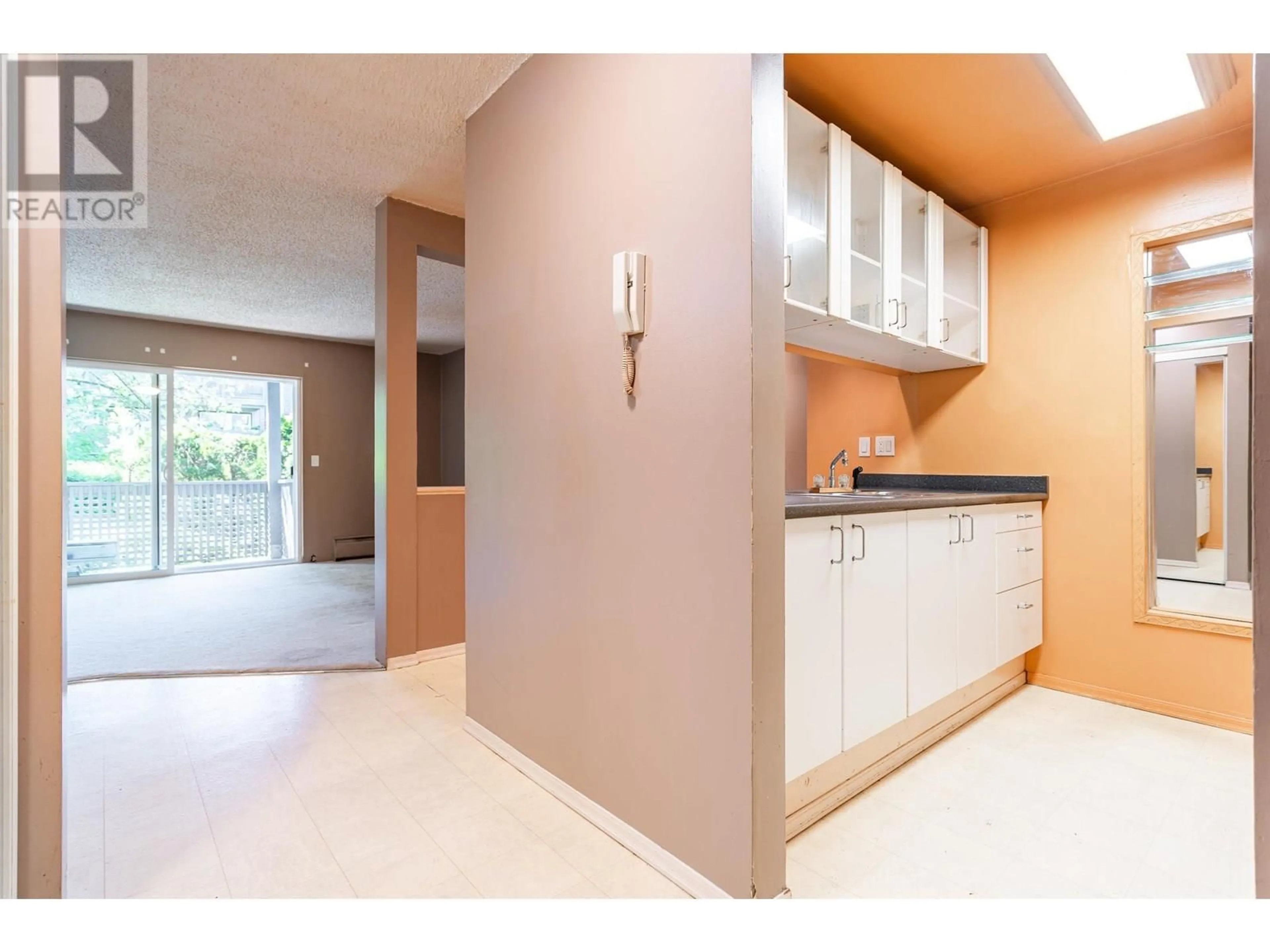 Standard kitchen, ceramic/tile floor for 301 - 204 WESTHILL PLACE, Port Moody British Columbia V3H1V2