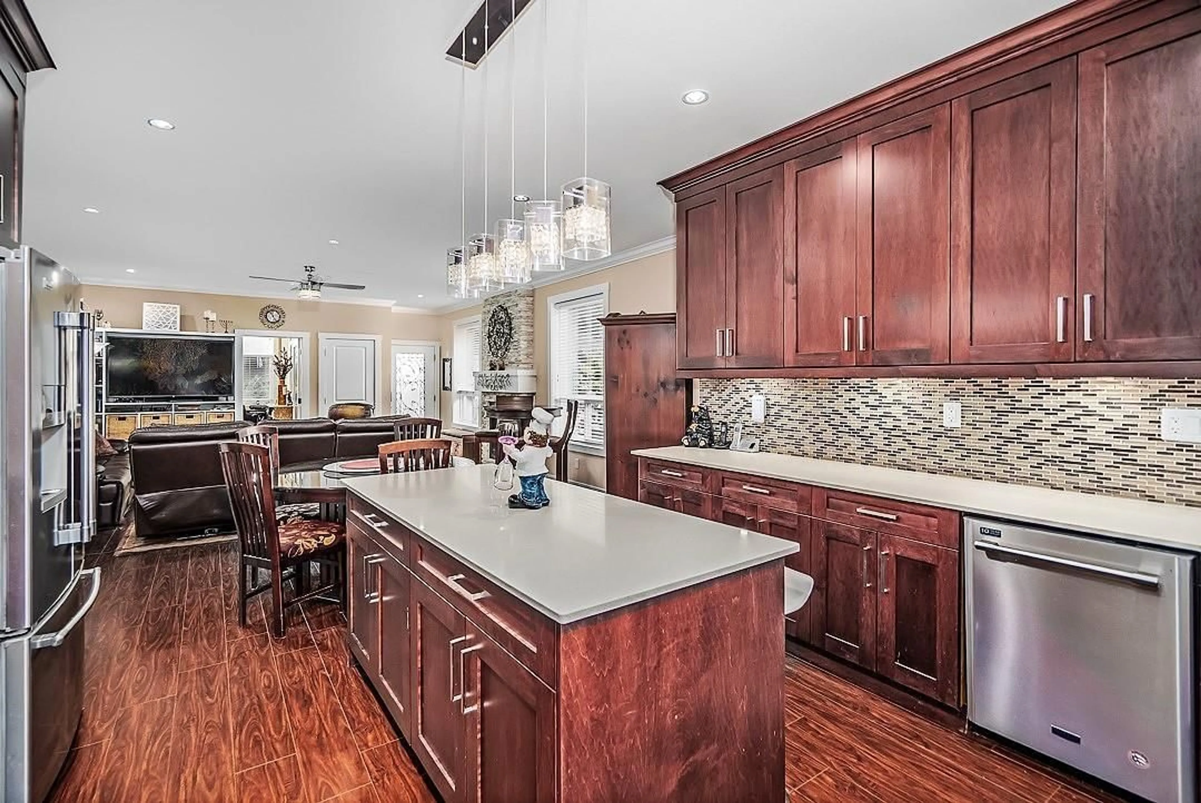 Open concept kitchen, ceramic/tile floor for 6 - 20118 BEACON ROAD, Hope British Columbia V0X1L2