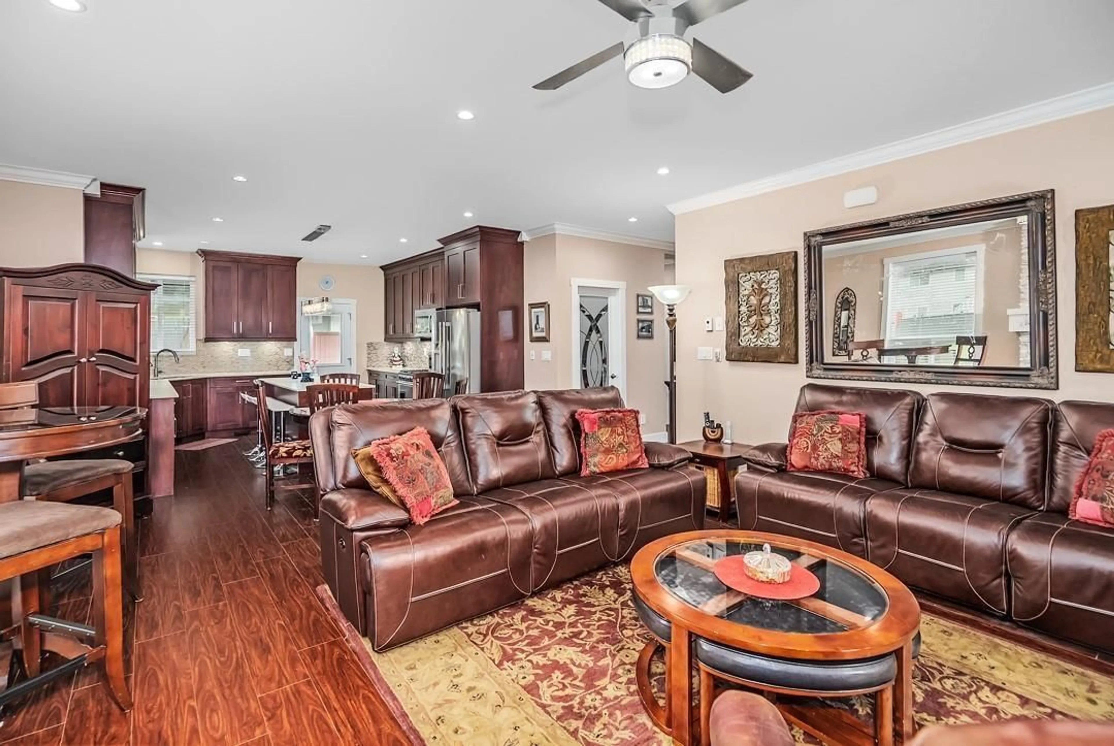 Living room with furniture, ceramic/tile floor for 6 - 20118 BEACON ROAD, Hope British Columbia V0X1L2