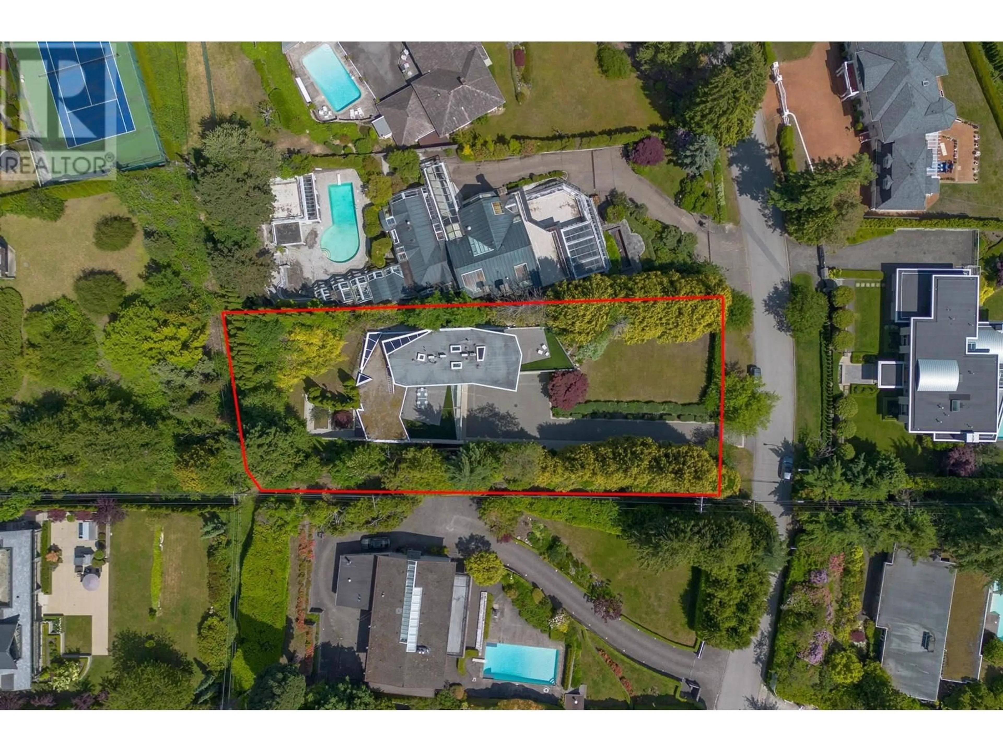 A pic from outside/outdoor area/front of a property/back of a property/a pic from drone, street for 665 FAIRMILE ROAD, West Vancouver British Columbia V7S1R1