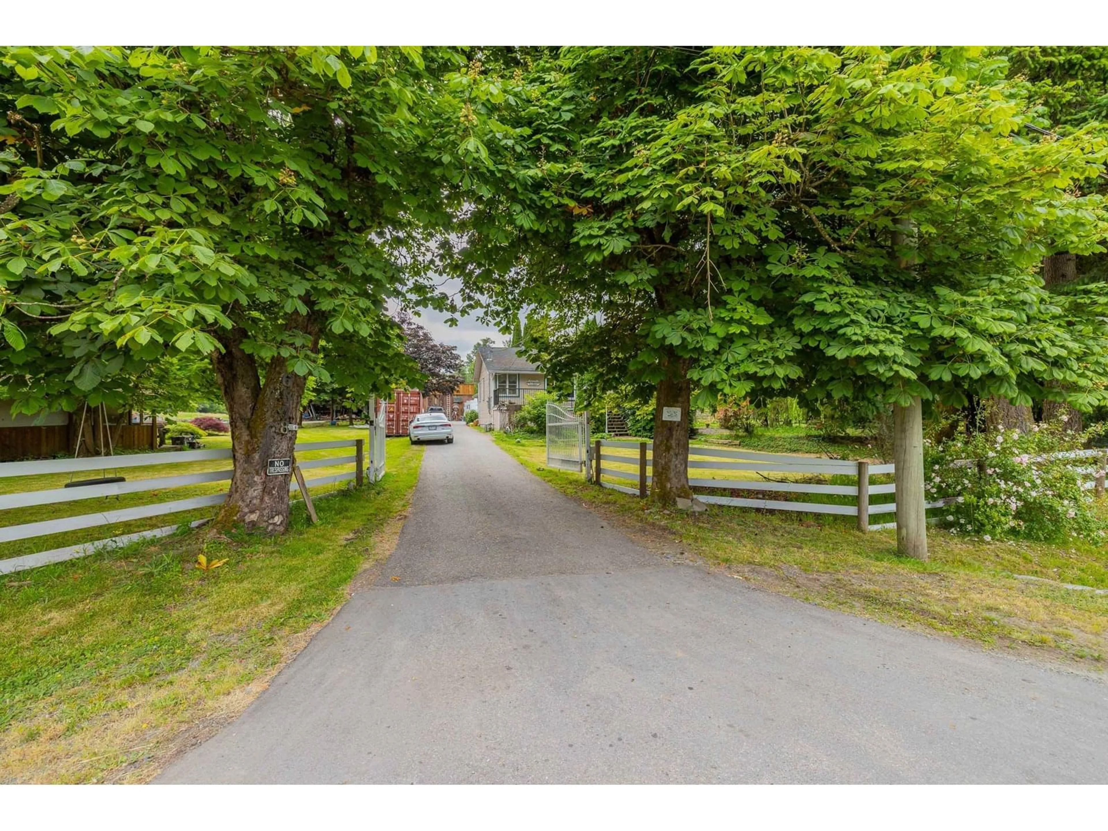 A pic from outside/outdoor area/front of a property/back of a property/a pic from drone, street for 6578 256, Langley British Columbia V4W1T8