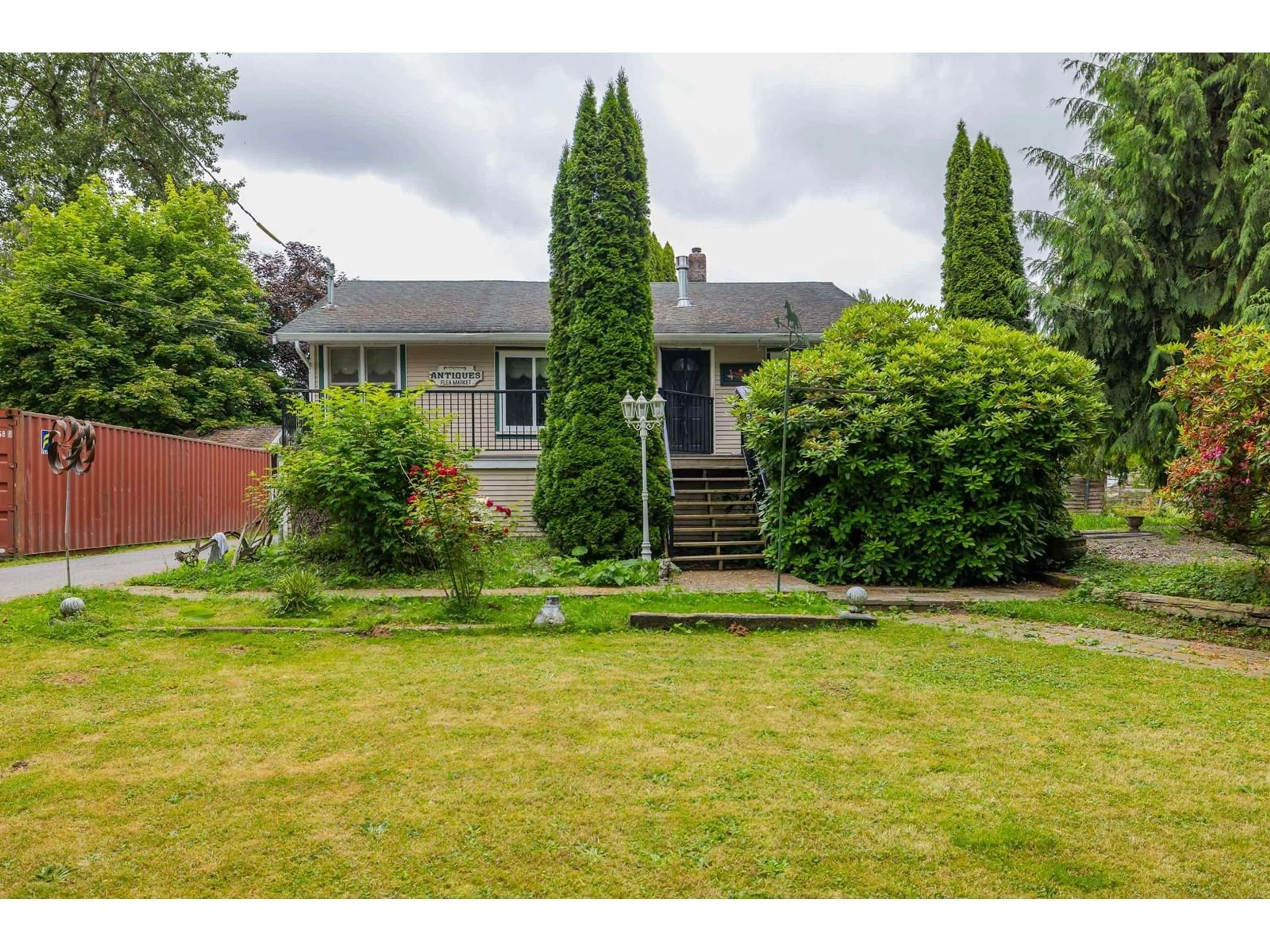 A pic from outside/outdoor area/front of a property/back of a property/a pic from drone, street for 6578 256, Langley British Columbia V4W1T8