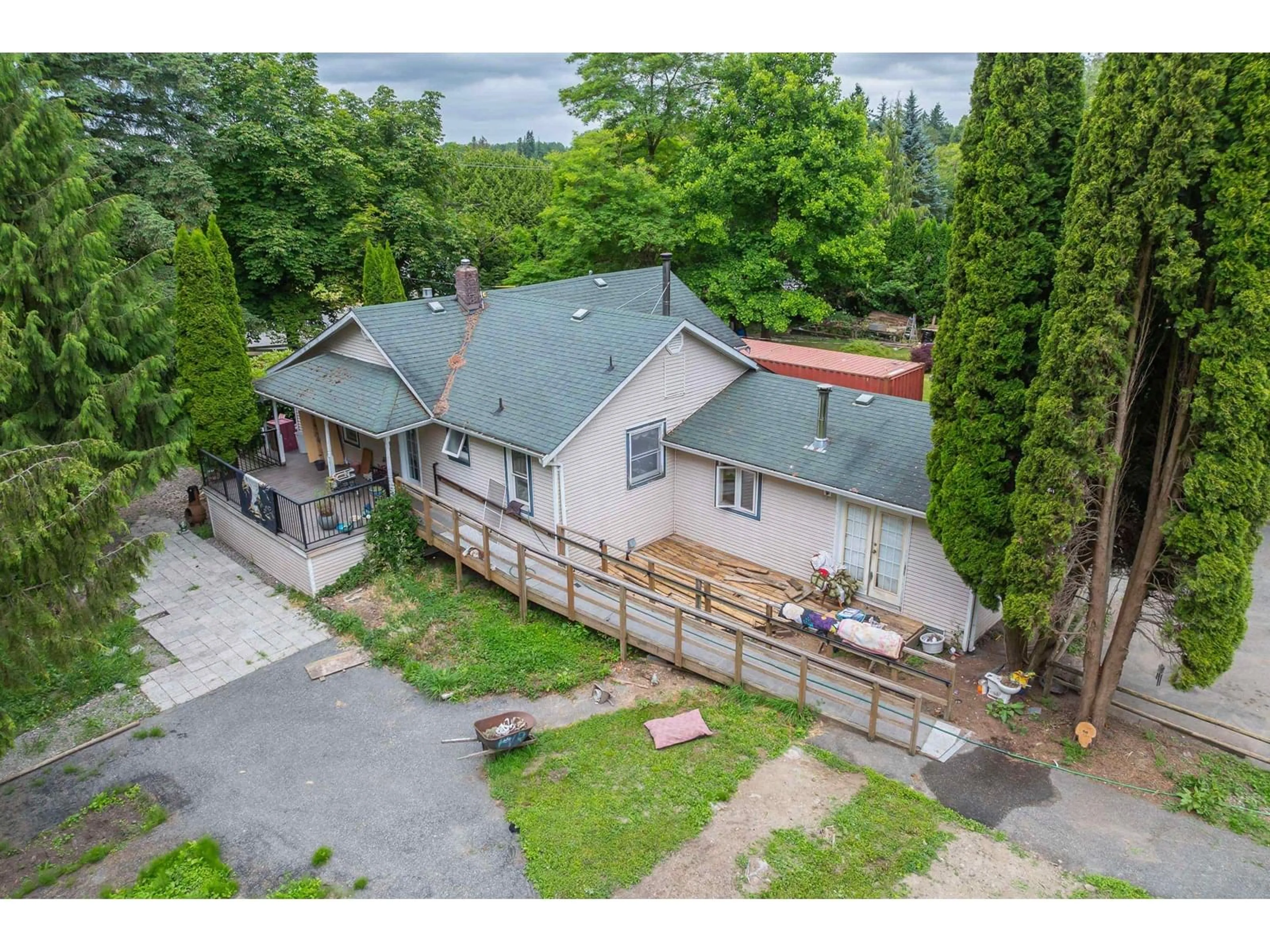 A pic from outside/outdoor area/front of a property/back of a property/a pic from drone, mountain view for 6578 256, Langley British Columbia V4W1T8
