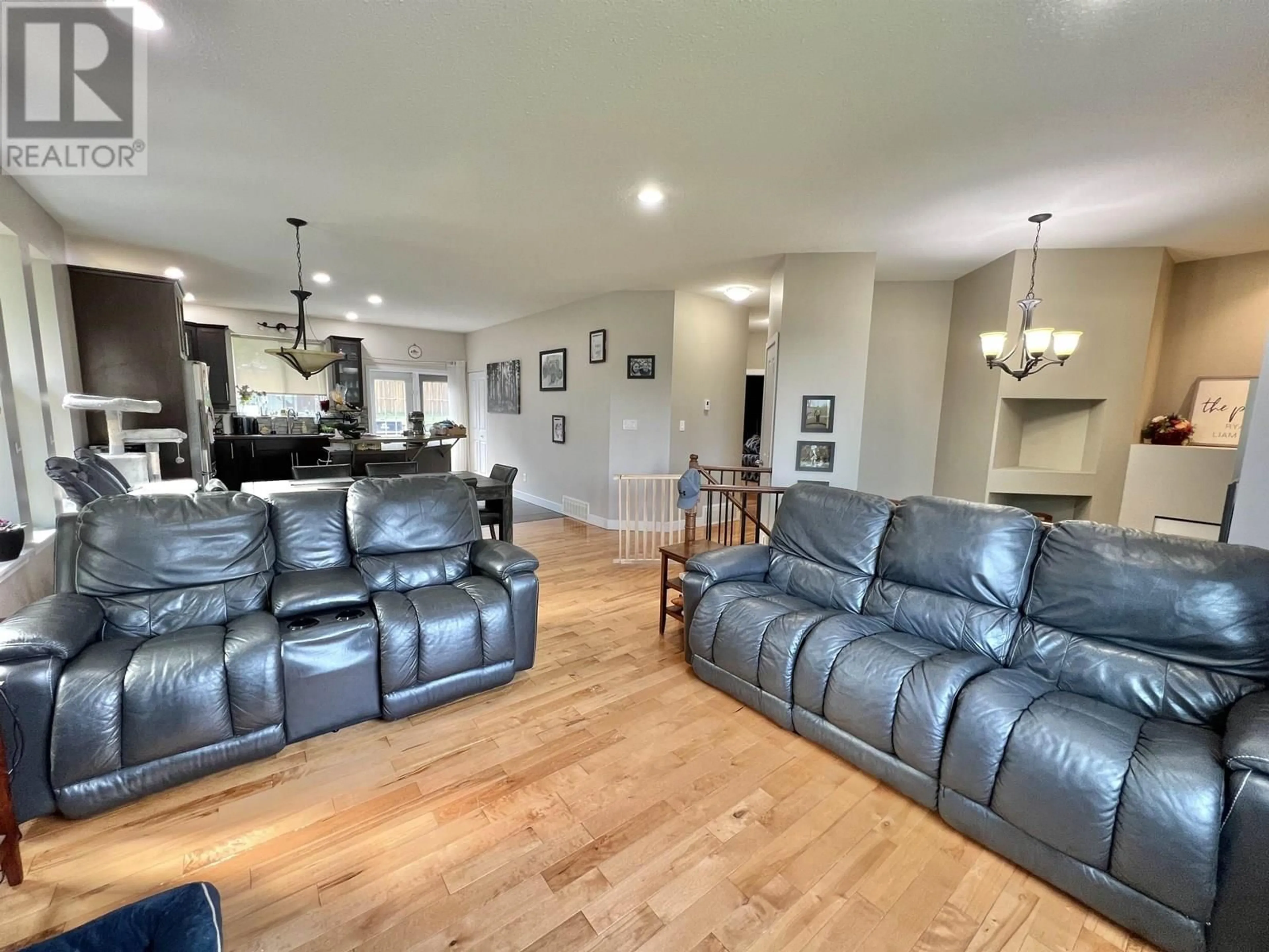 Living room with furniture, unknown for 831 FUNN STREET, Quesnel British Columbia V2J5B2