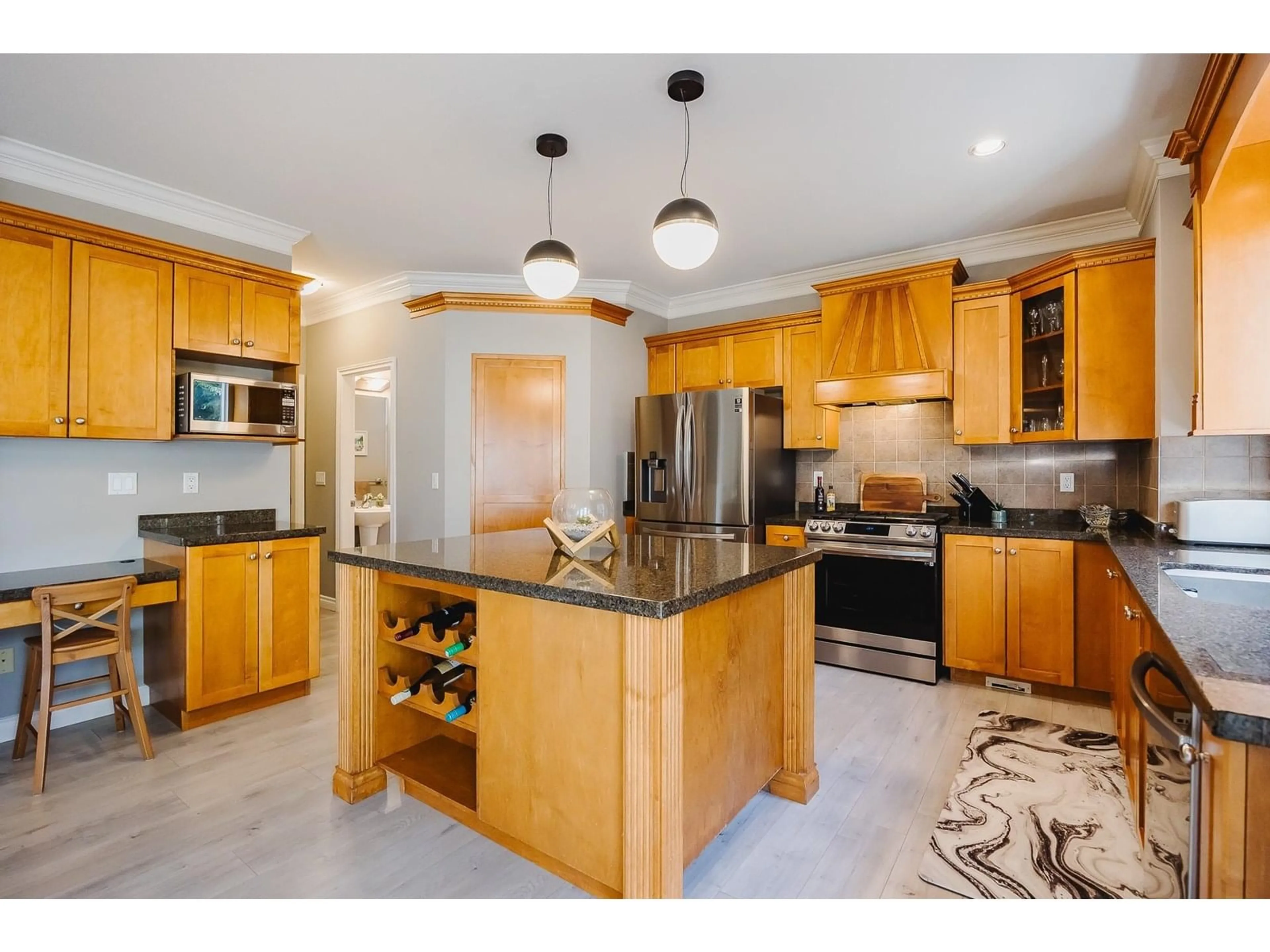 Open concept kitchen, ceramic/tile floor for 8977 217, Langley British Columbia V1M4C7