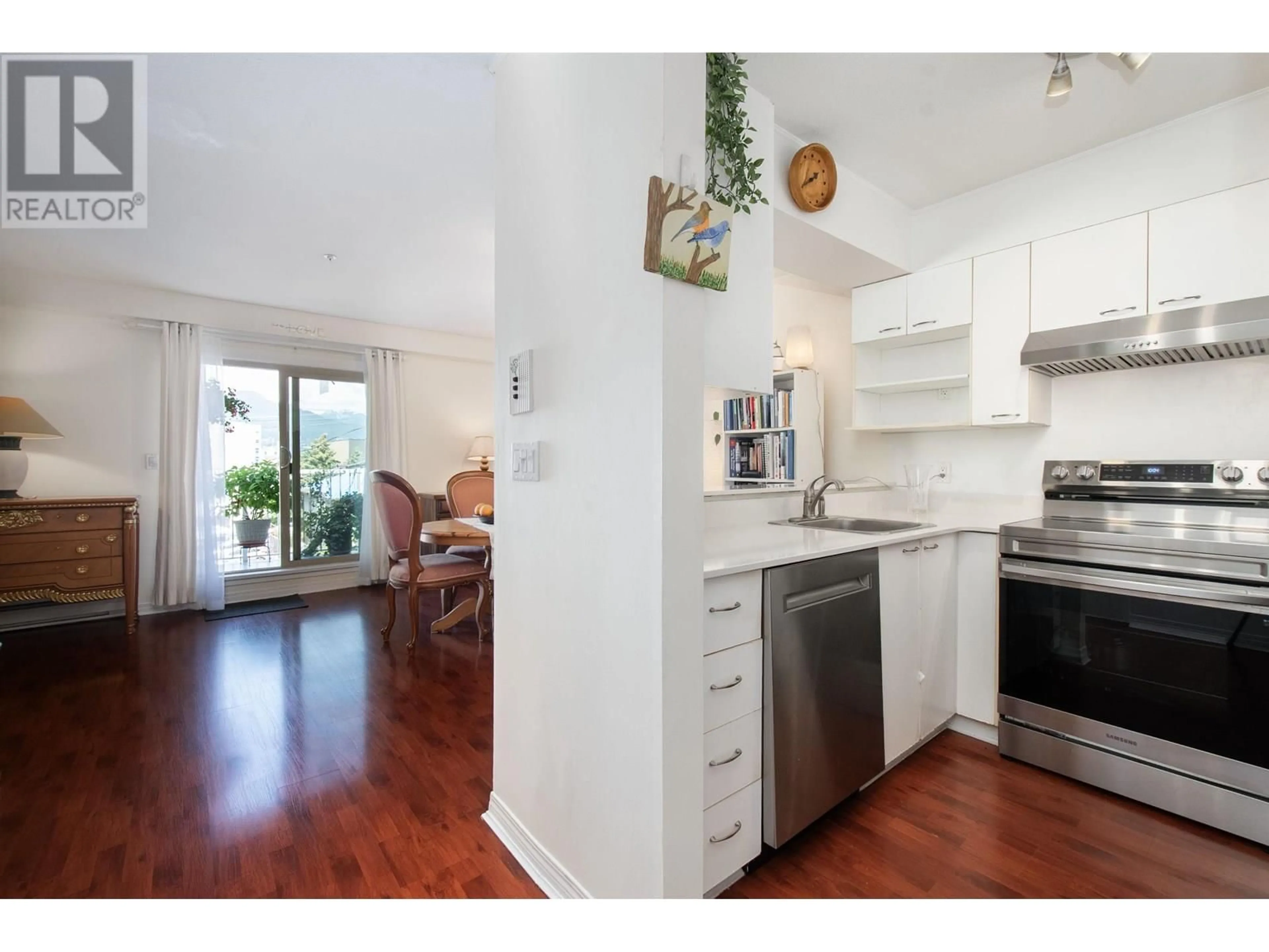 Open concept kitchen, unknown for 305 - 1615 FRANCES STREET, Vancouver British Columbia V5L1Z3