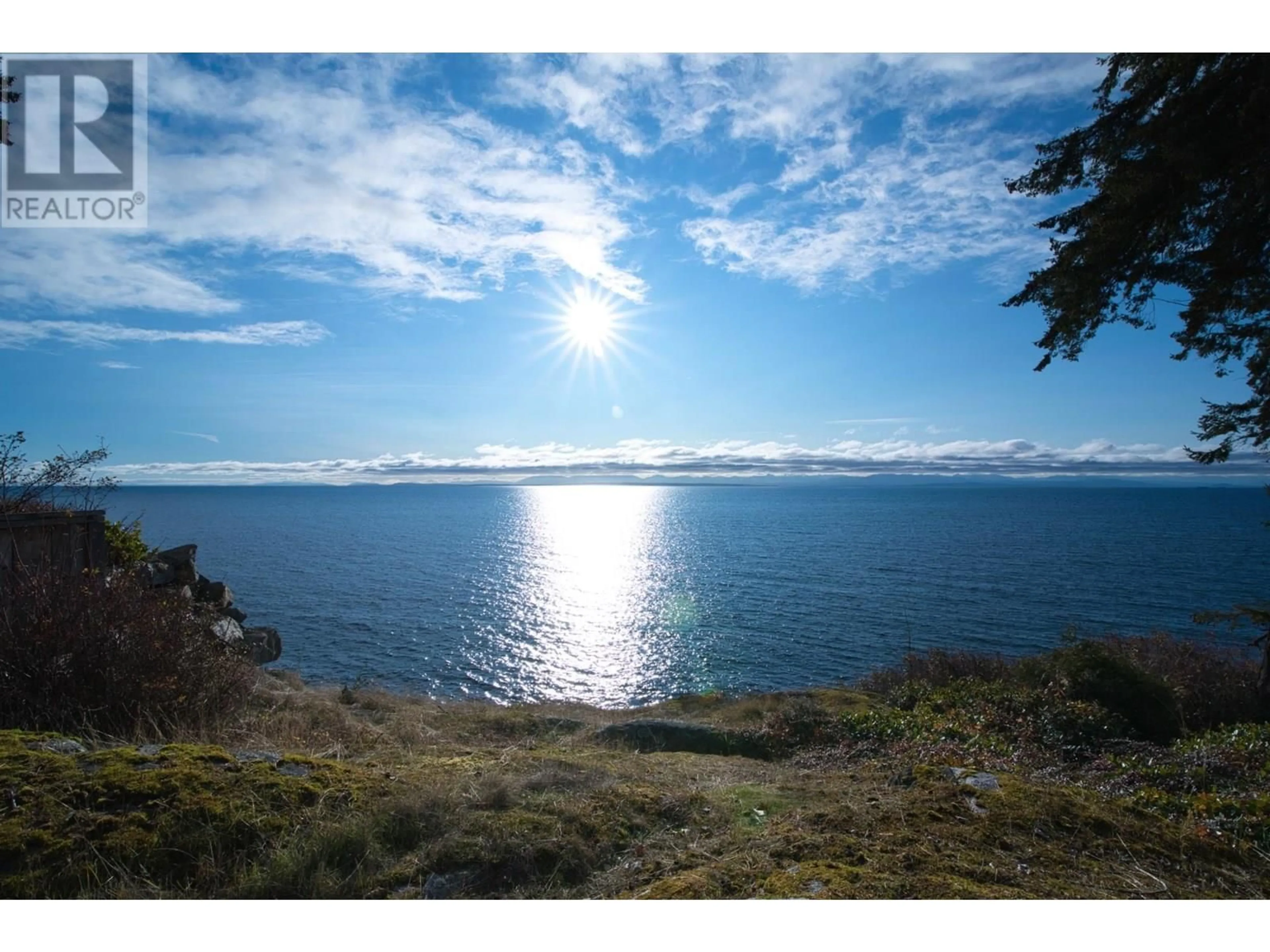 Blurry image for 2525 LOWER ROAD, Roberts Creek British Columbia V0N2W4