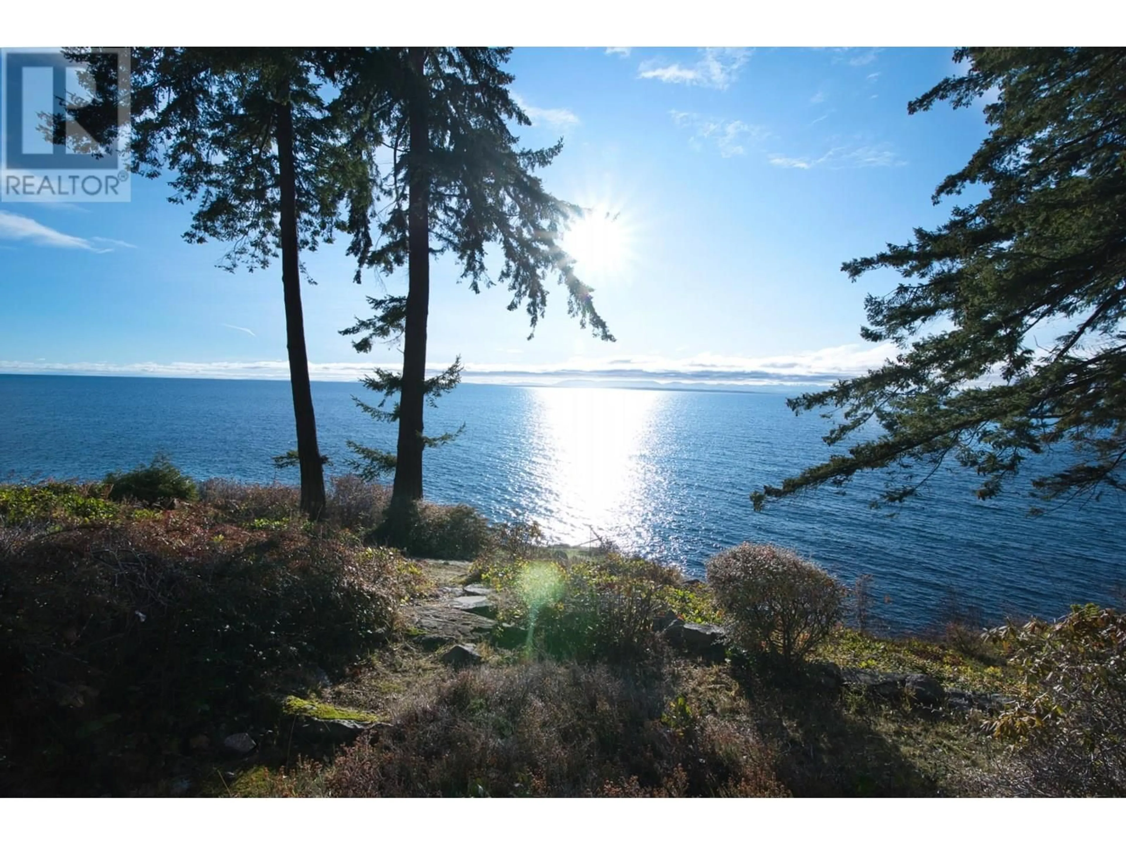 Blurry image for 2525 LOWER ROAD, Roberts Creek British Columbia V0N2W4