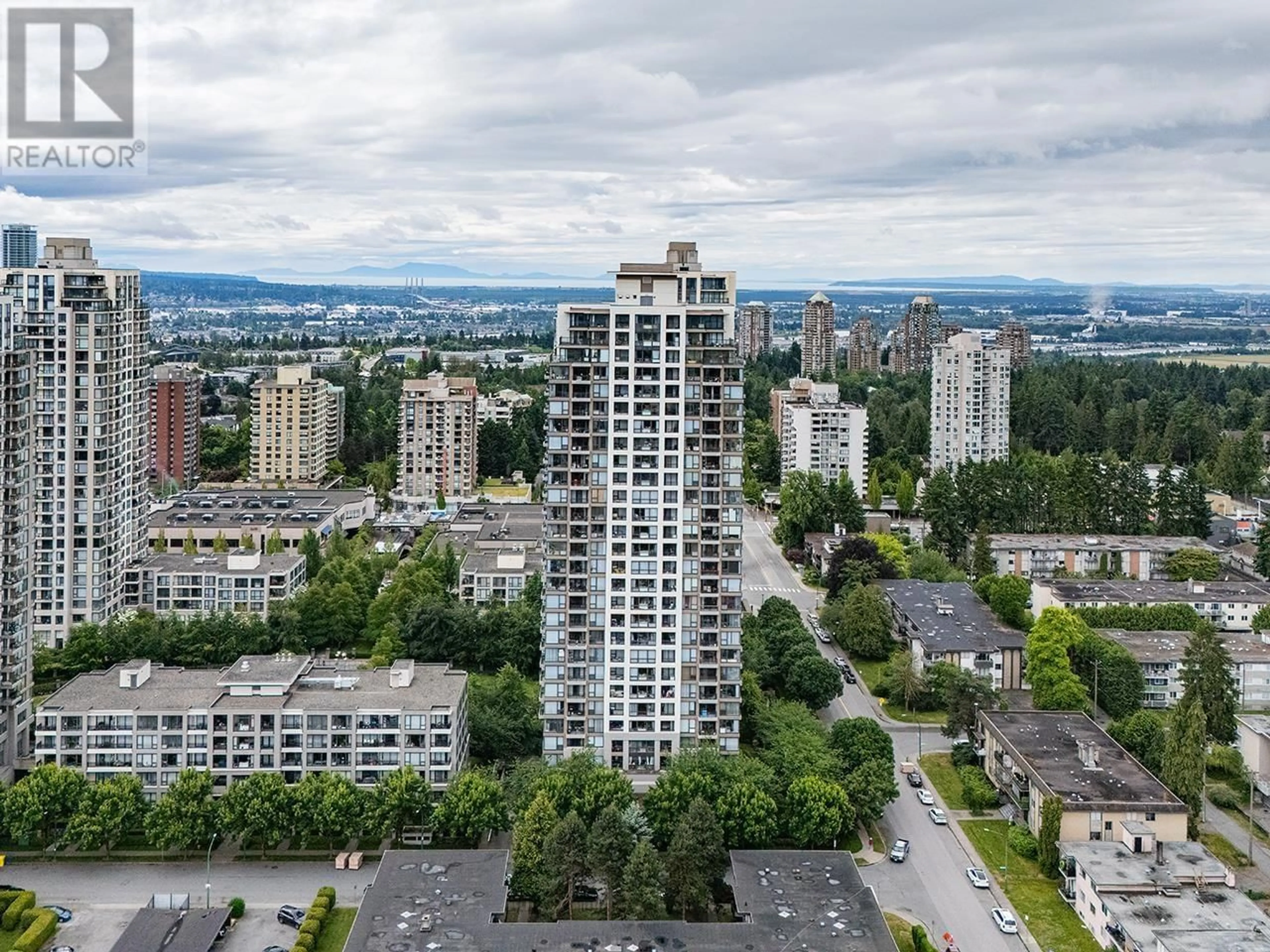 A pic from outside/outdoor area/front of a property/back of a property/a pic from drone, city buildings view from balcony for 2202 - 7108 COLLIER STREET, Burnaby British Columbia V5E0A1
