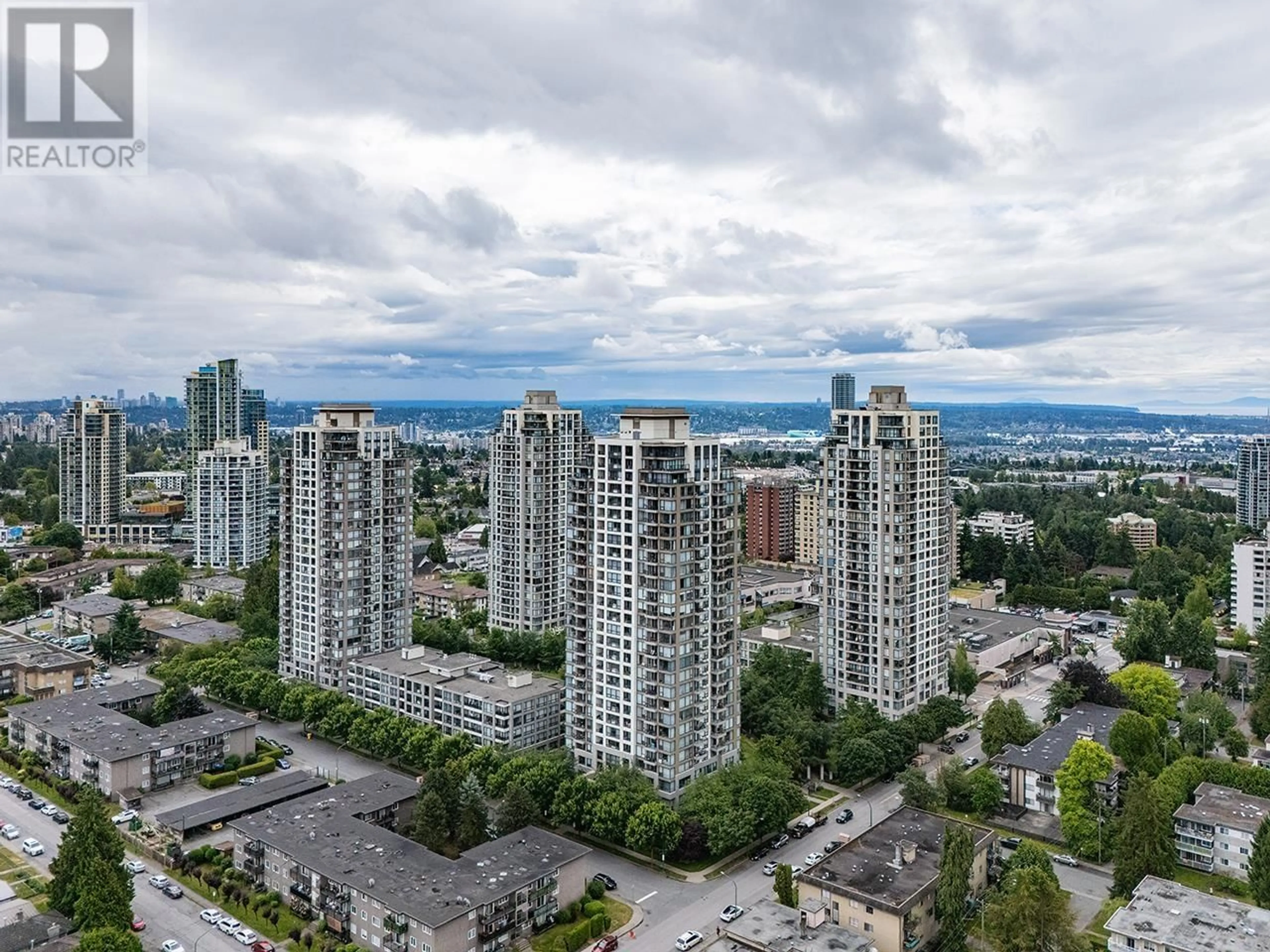 A pic from outside/outdoor area/front of a property/back of a property/a pic from drone, city buildings view from balcony for 2202 - 7108 COLLIER STREET, Burnaby British Columbia V5E0A1