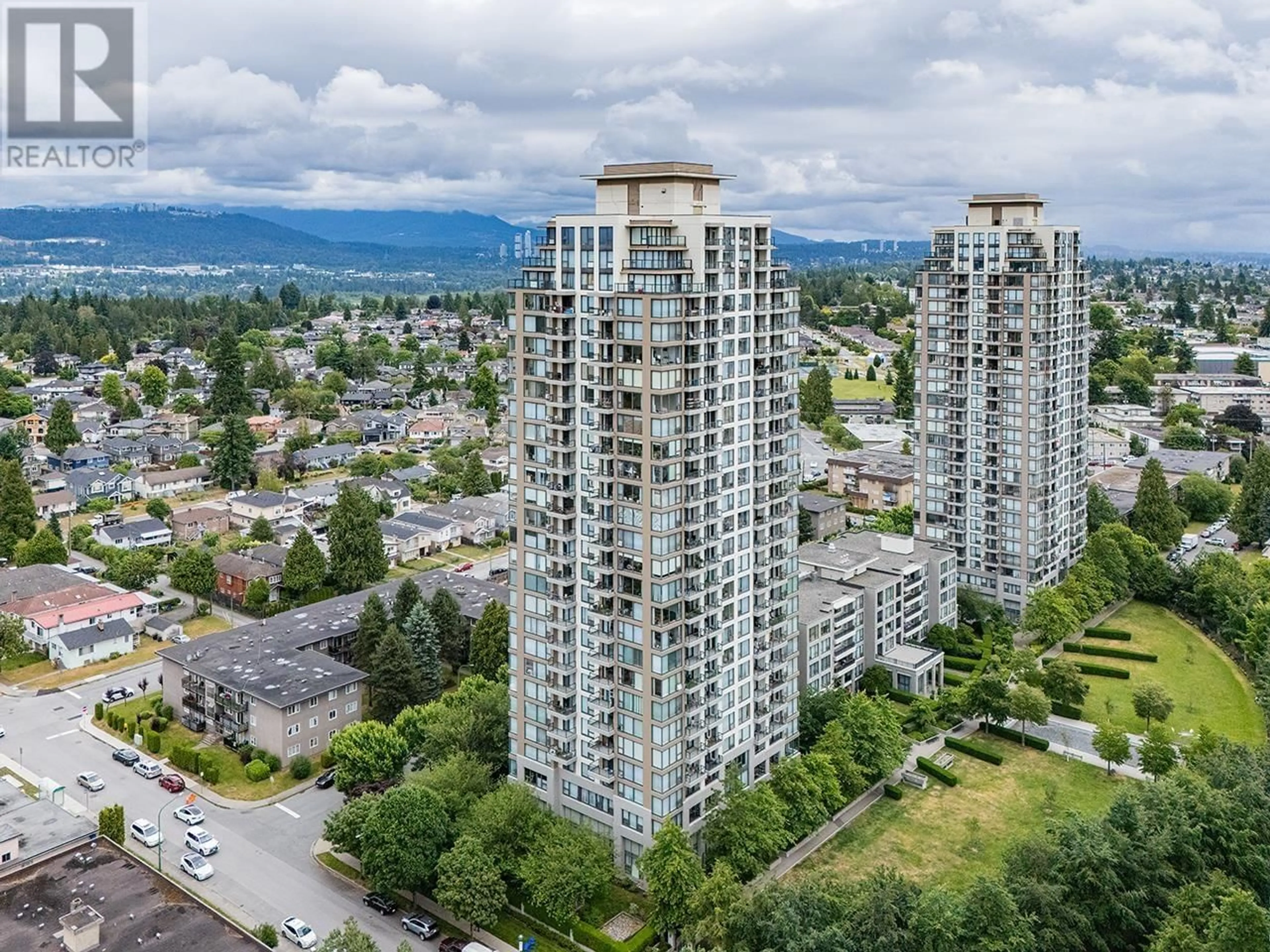 A pic from outside/outdoor area/front of a property/back of a property/a pic from drone, city buildings view from balcony for 2202 - 7108 COLLIER STREET, Burnaby British Columbia V5E0A1