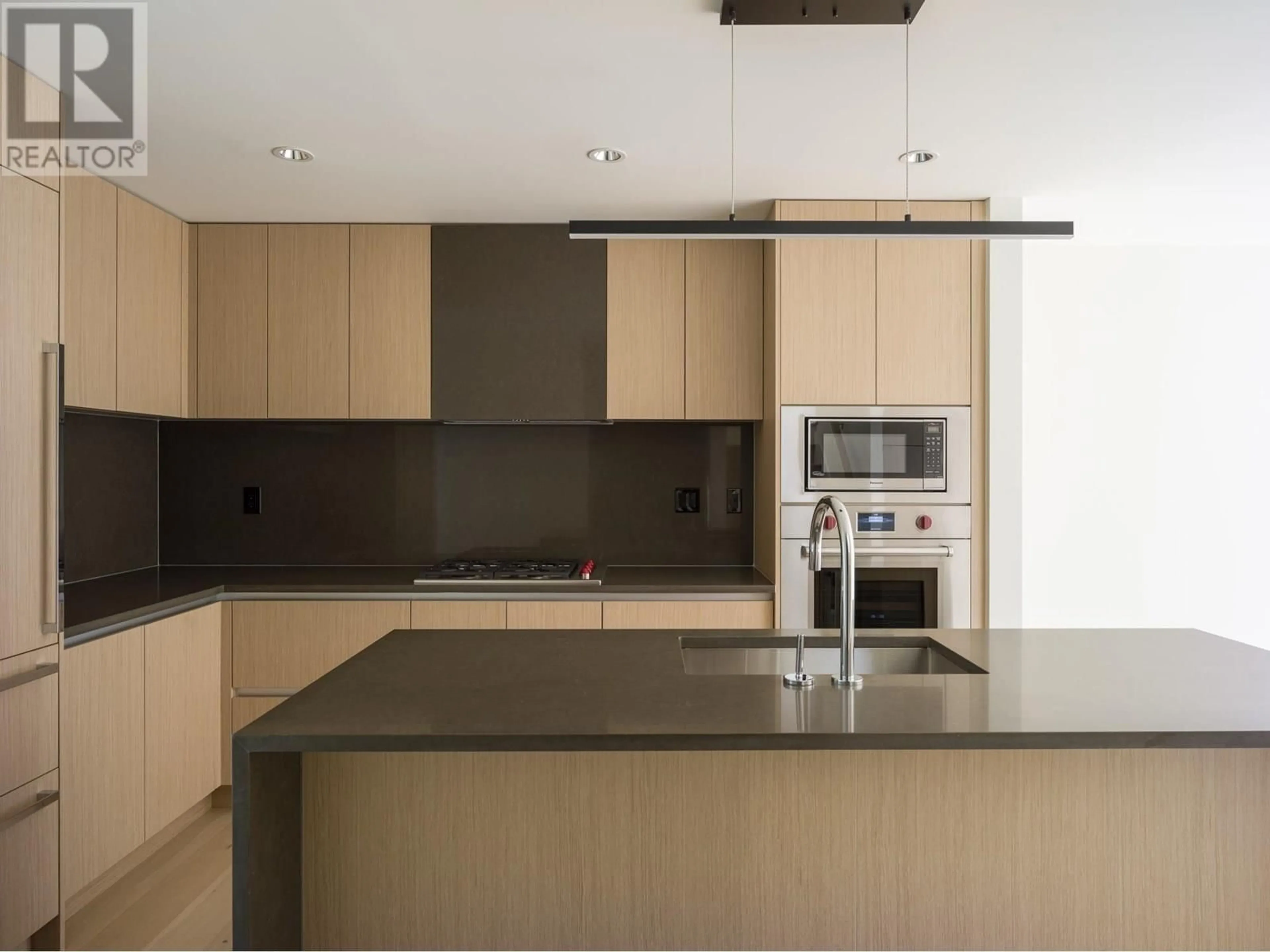 Contemporary kitchen, unknown for 401 - 3636 39TH AVENUE, Vancouver British Columbia V6N0E8