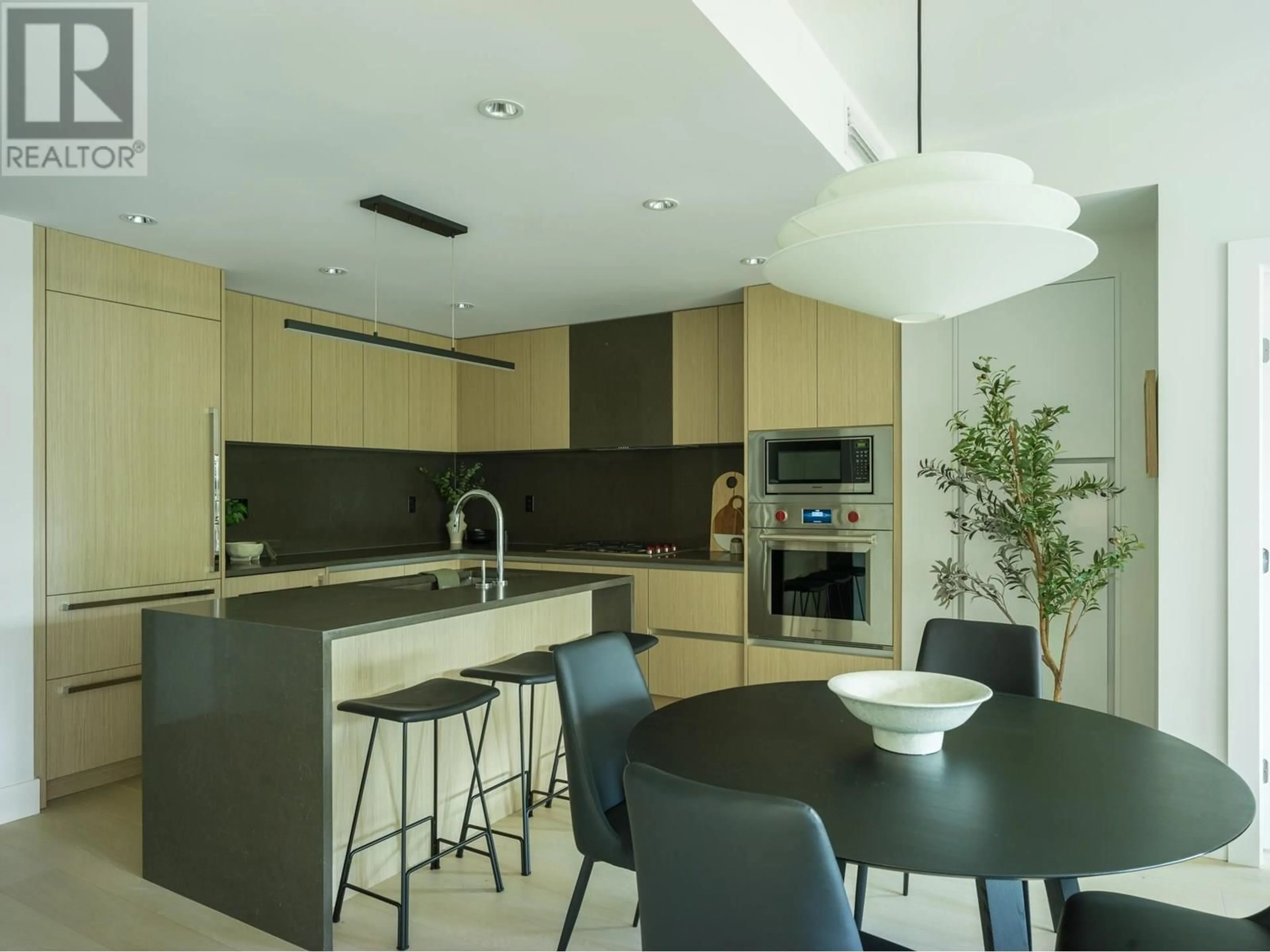 Contemporary kitchen, unknown for 310 - 3636 39TH AVENUE, Vancouver British Columbia V6N0E8
