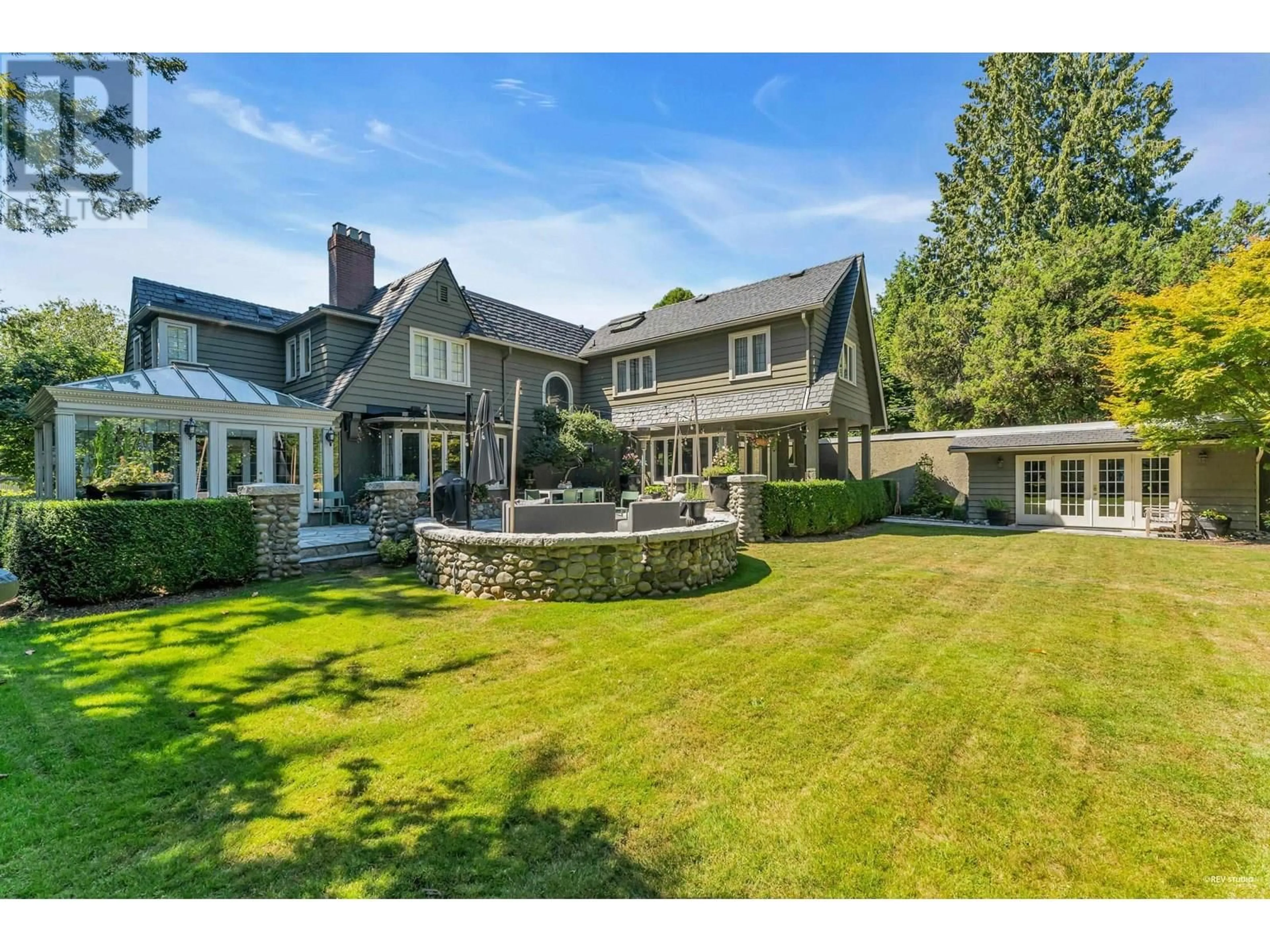 A pic from outside/outdoor area/front of a property/back of a property/a pic from drone, unknown for 5550 SOMERSET CRESCENT, Vancouver British Columbia V6M1S6