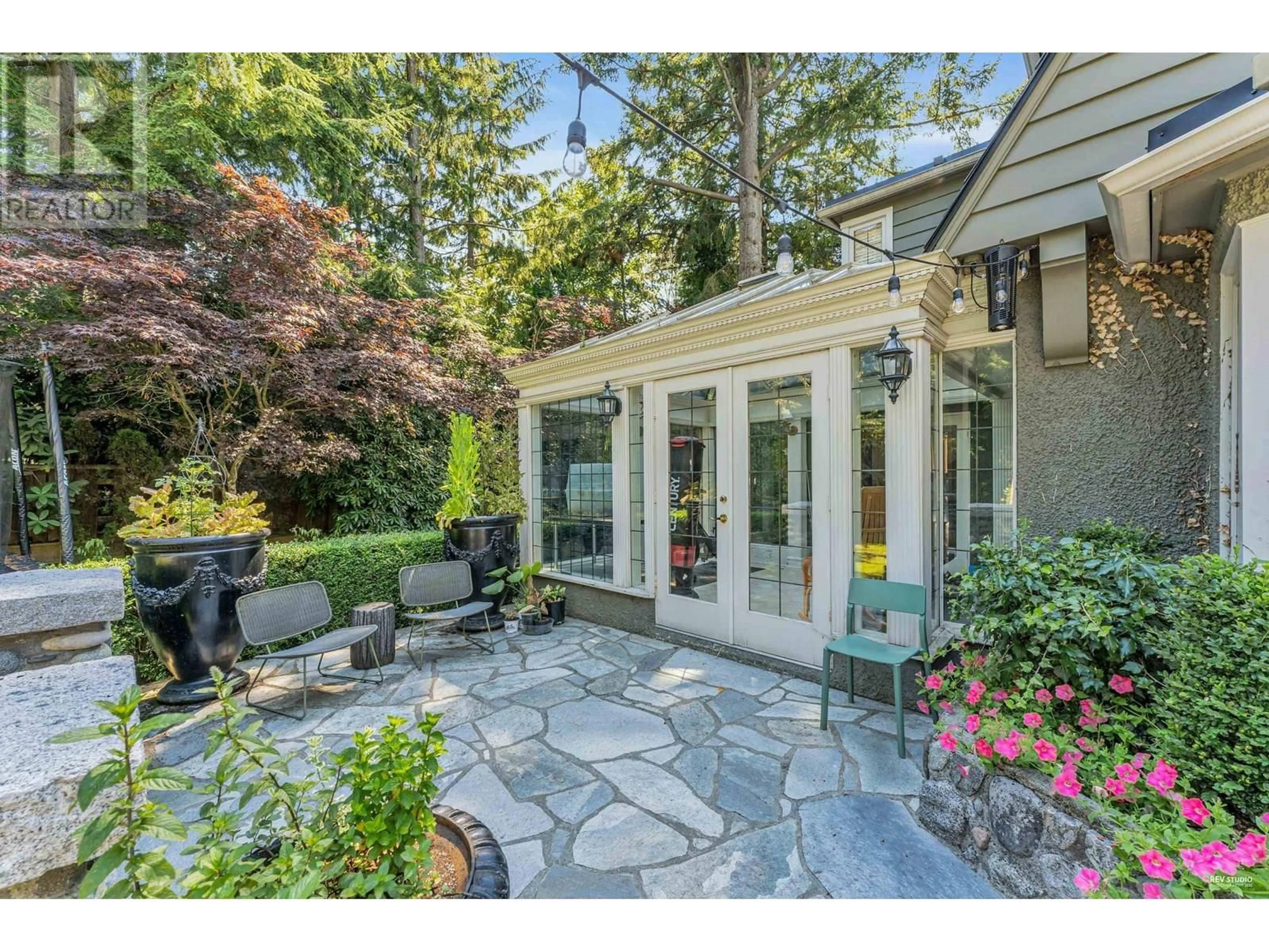 Patio, street for 5550 SOMERSET CRESCENT, Vancouver British Columbia V6M1S6