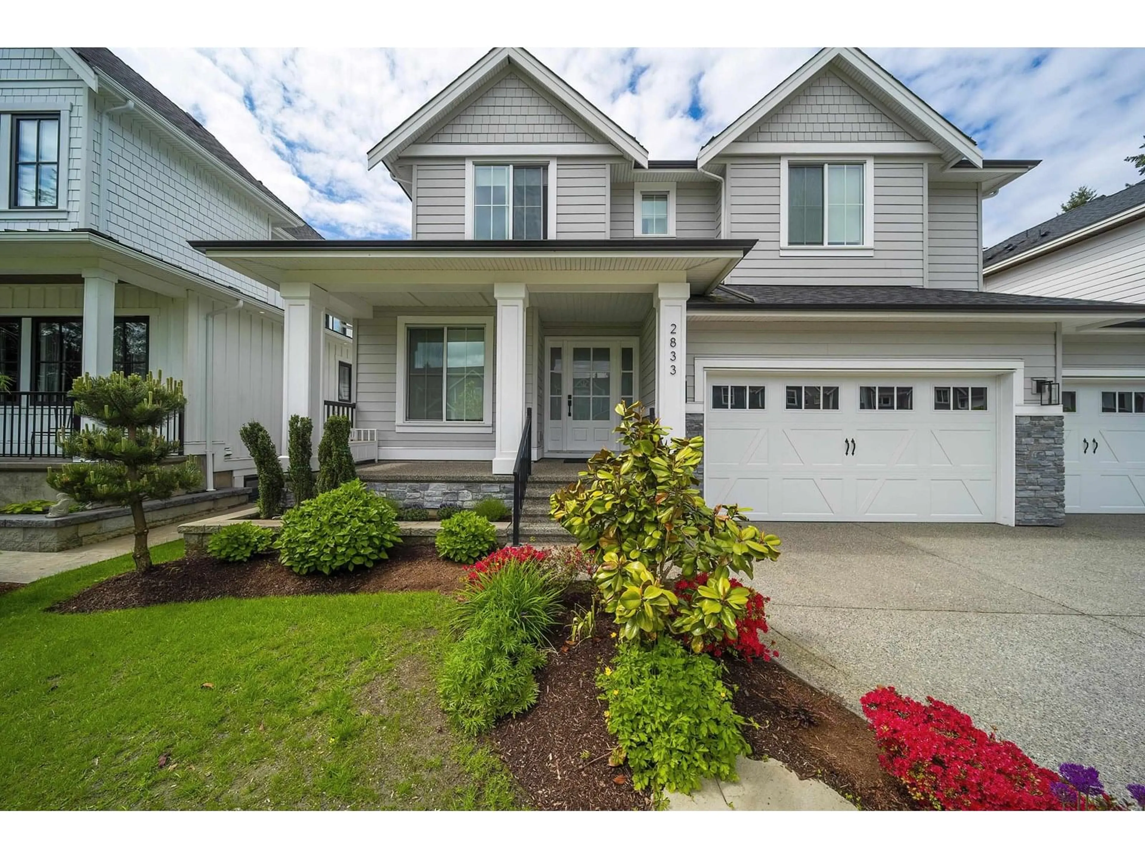 Home with vinyl exterior material, street for 2833 203, Langley British Columbia V2Z0B3