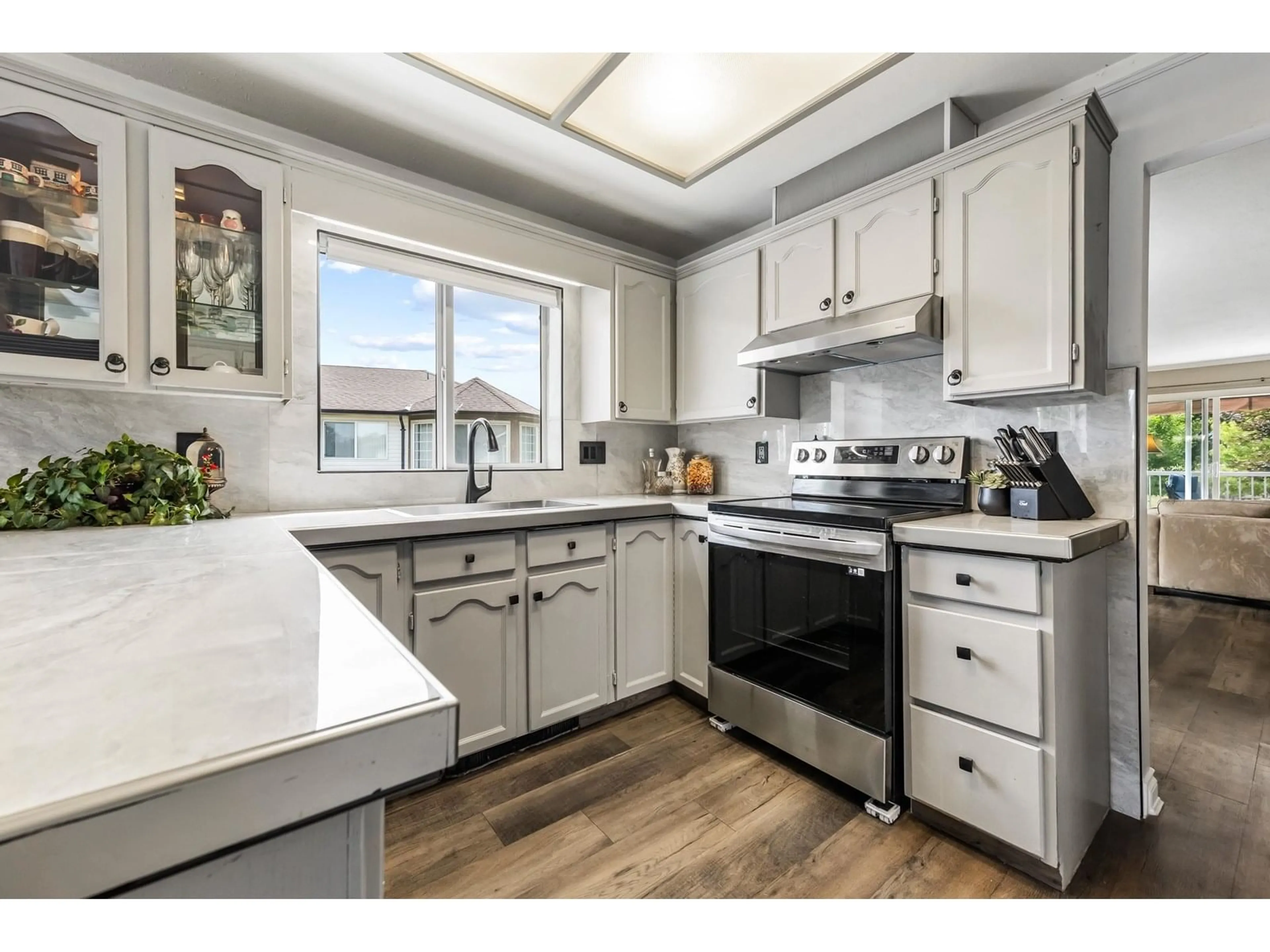 Open concept kitchen, unknown for 24 - 46350 CESSNA DRIVE, Chilliwack British Columbia V2P7W3