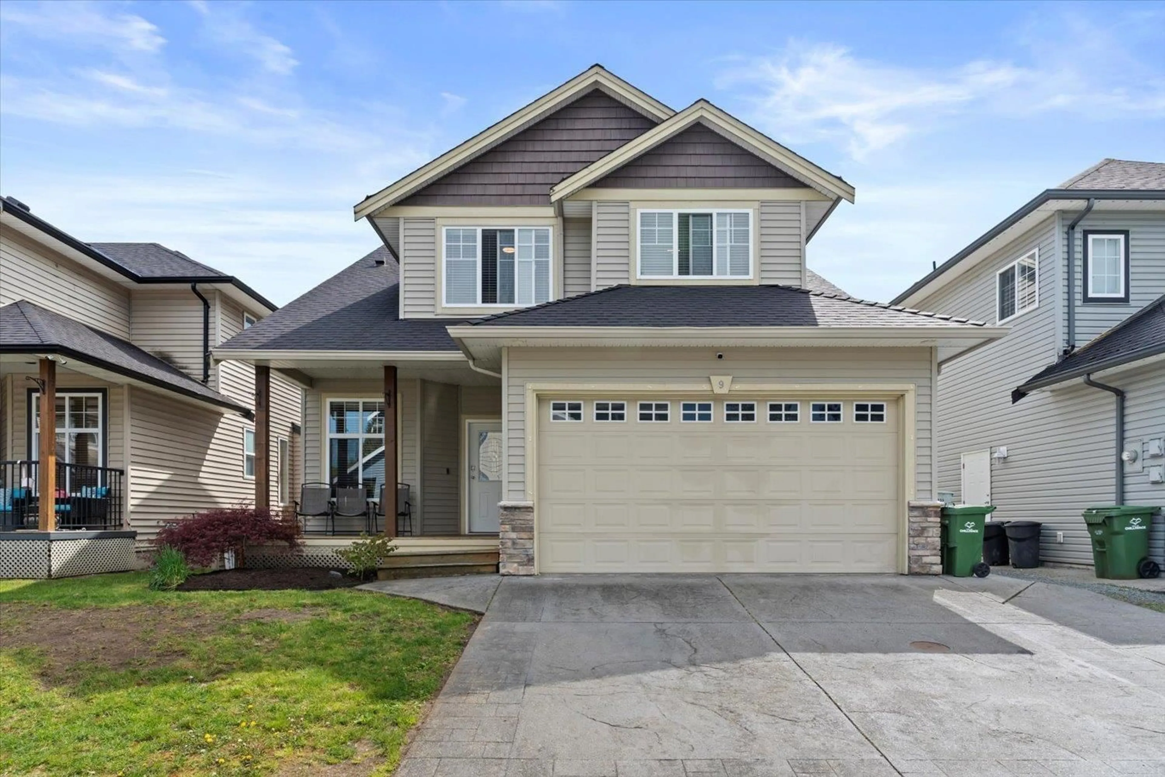 Home with vinyl exterior material, street for 9 - 5545 PEACH ROAD, Chilliwack British Columbia V2R5Y5