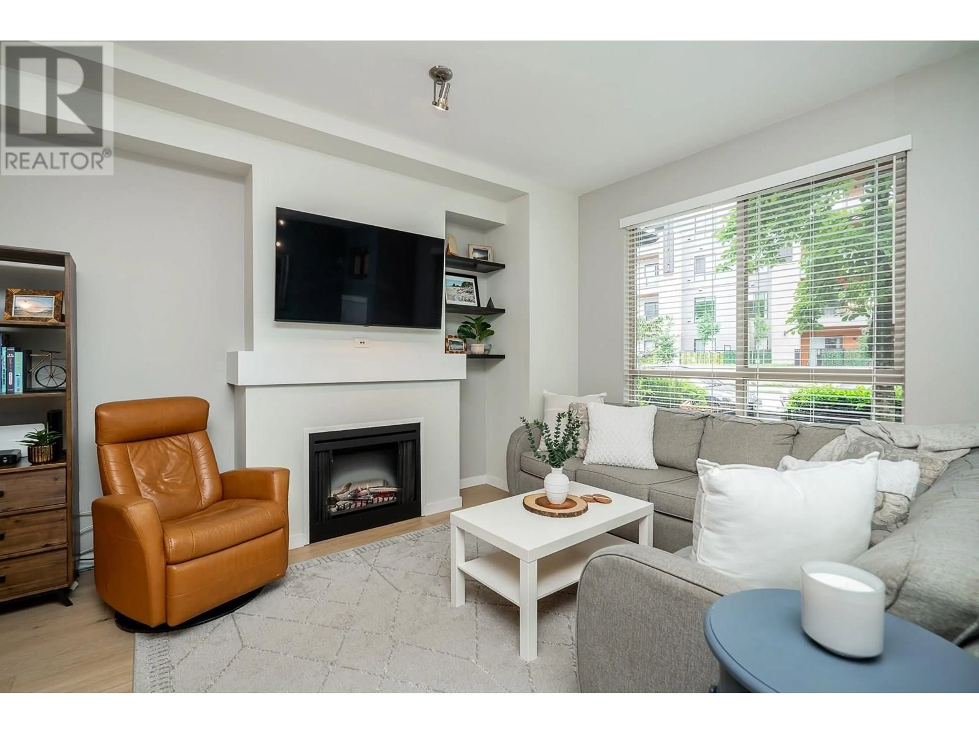 Living room with furniture, unknown for 3 - 100 KLAHANIE DRIVE, Port Moody British Columbia V3H5K3
