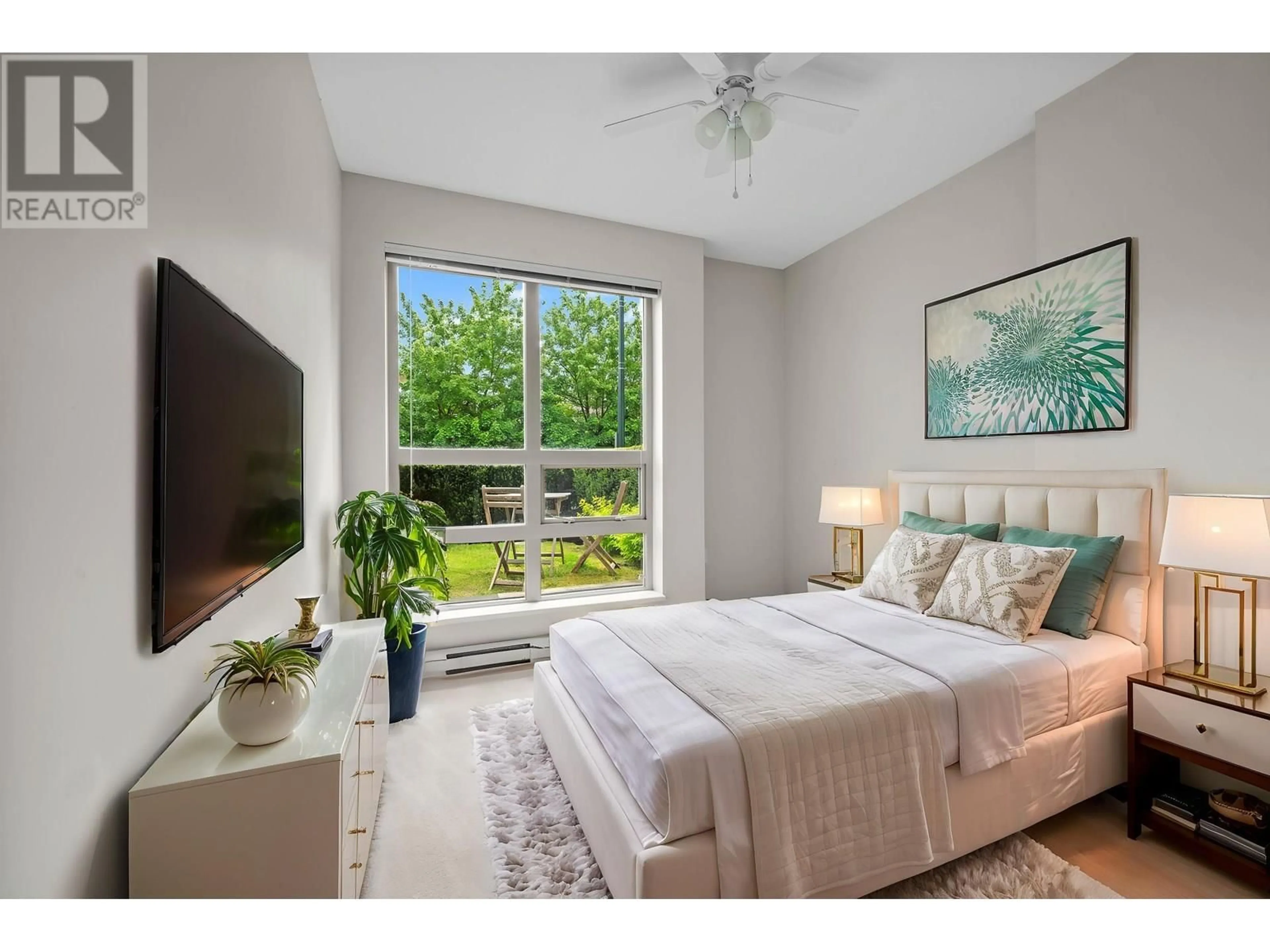 Bedroom with bed, unknown for 101 - 2665 MOUNTAIN HIGHWAY, North Vancouver British Columbia V7J0A8