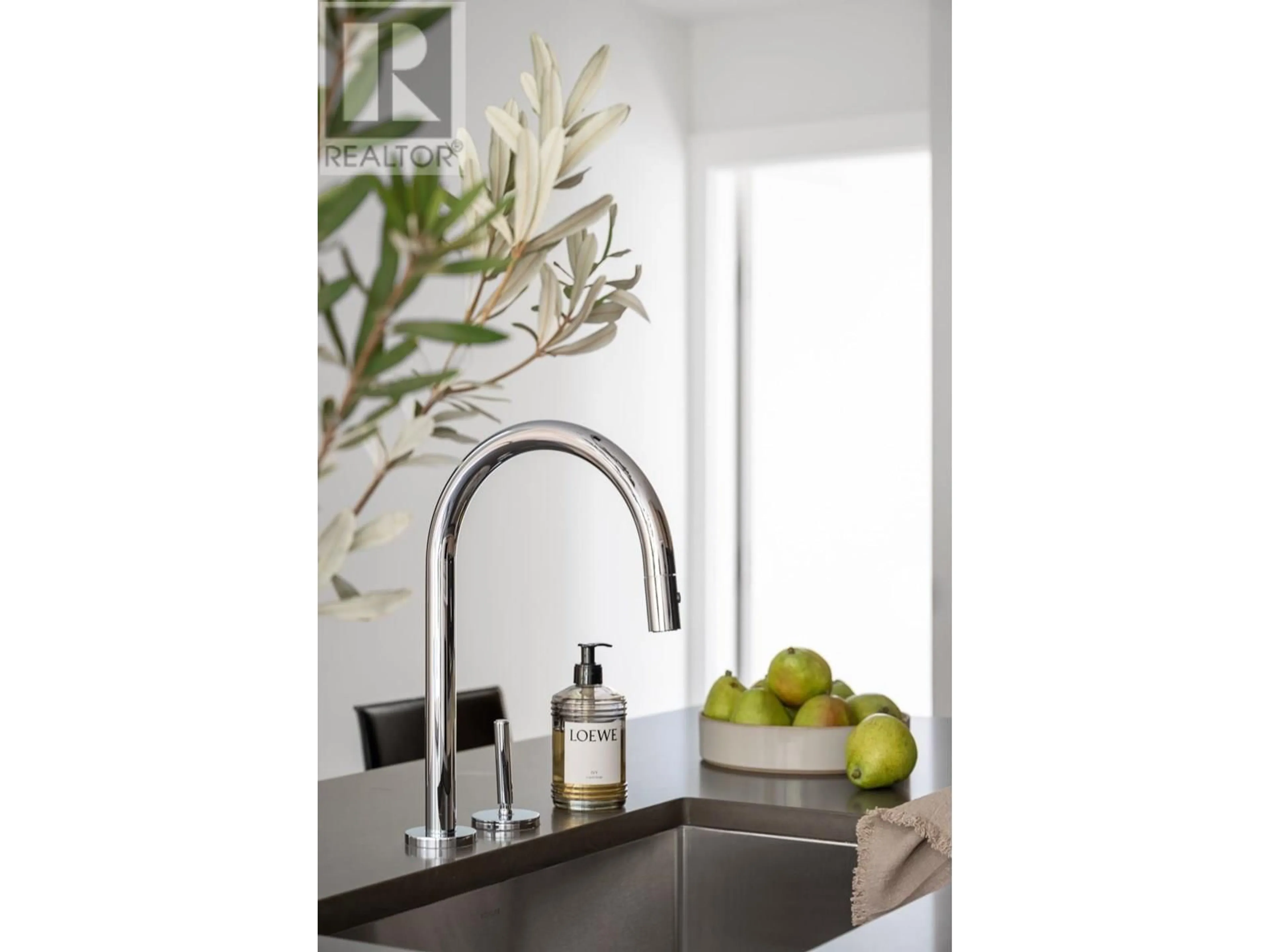 Contemporary kitchen, unknown for 202 - 3636 39TH AVENUE, Vancouver British Columbia V6N0E8