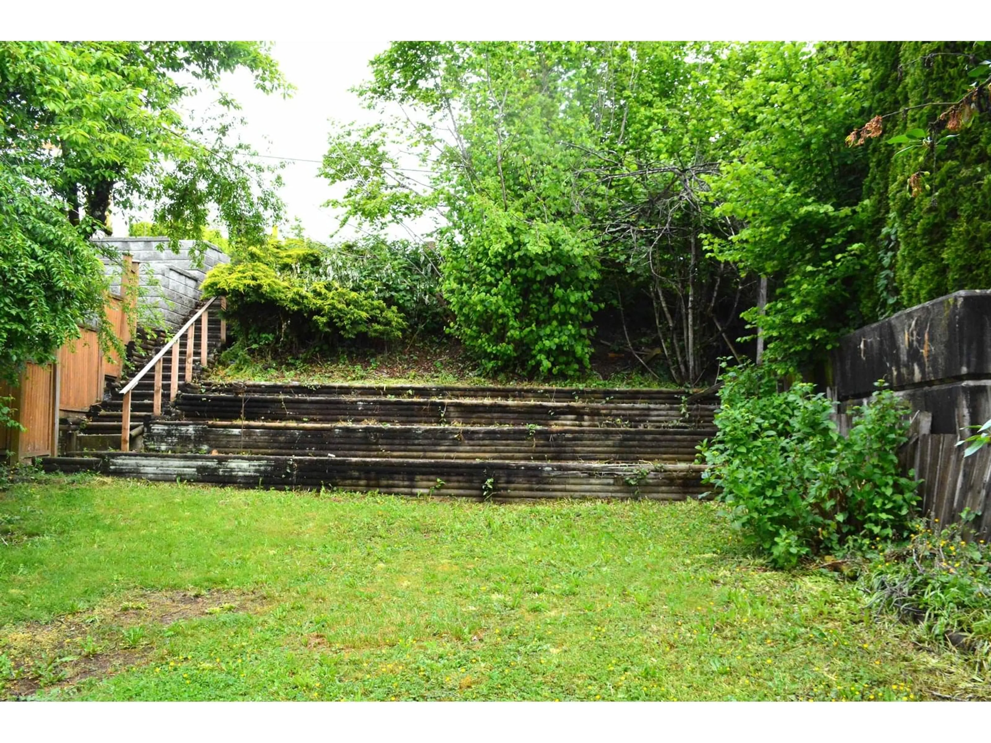 Stairs for 32926 5TH, Mission British Columbia V2V1V2