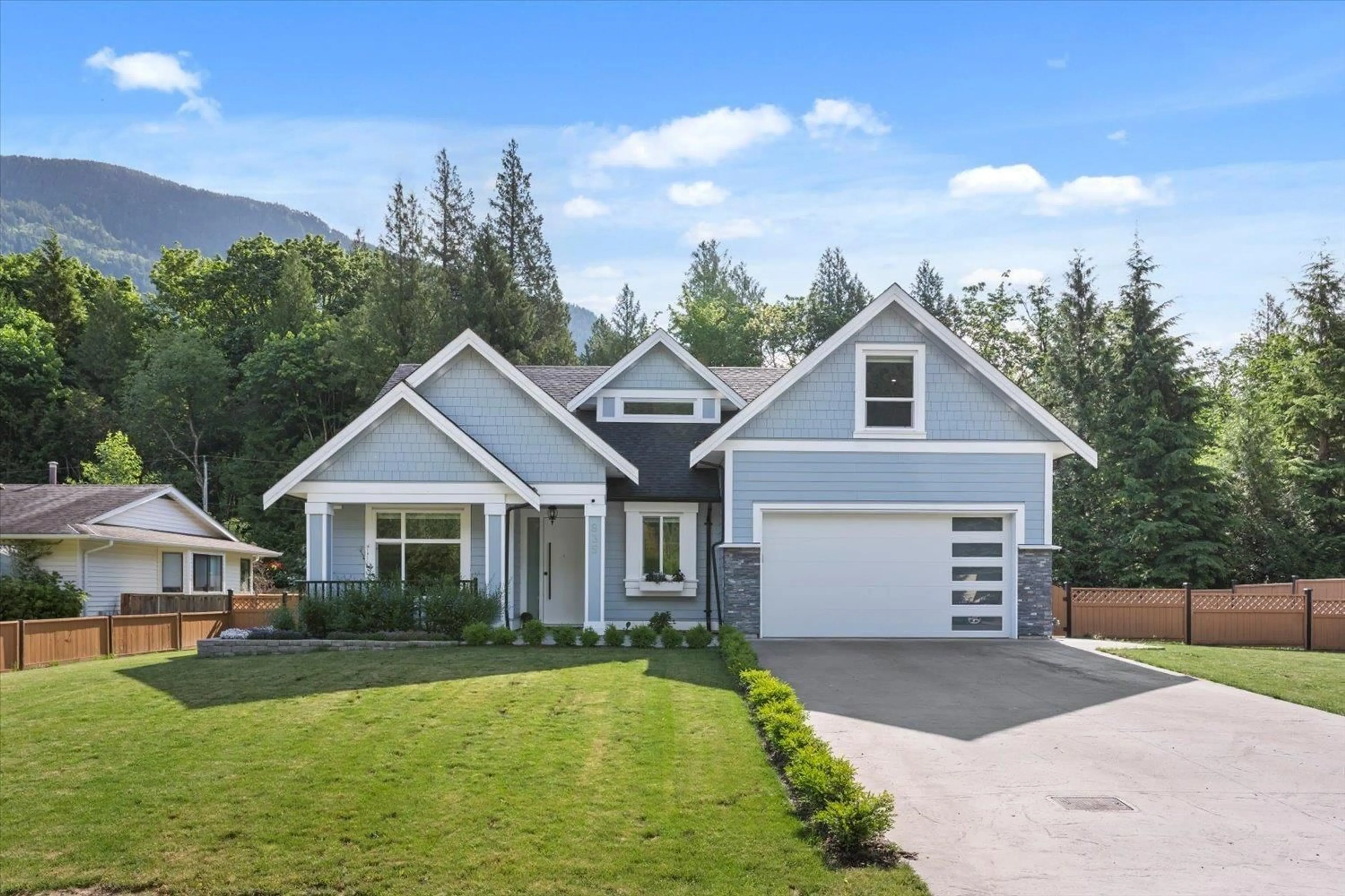 Home with vinyl exterior material, mountain view for 835 MYNG CRESCENT, Harrison Hot Springs British Columbia V0M1K0