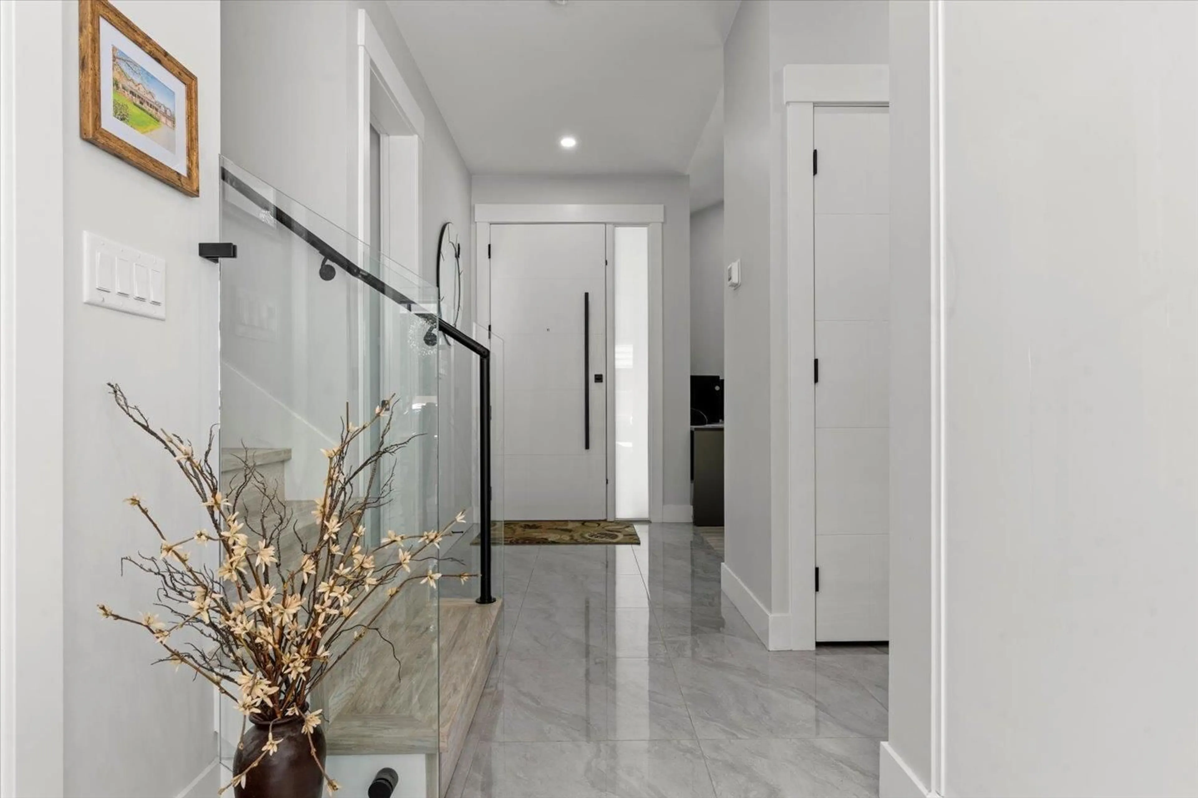 Indoor foyer for 835 MYNG CRESCENT, Harrison Hot Springs British Columbia V0M1K0