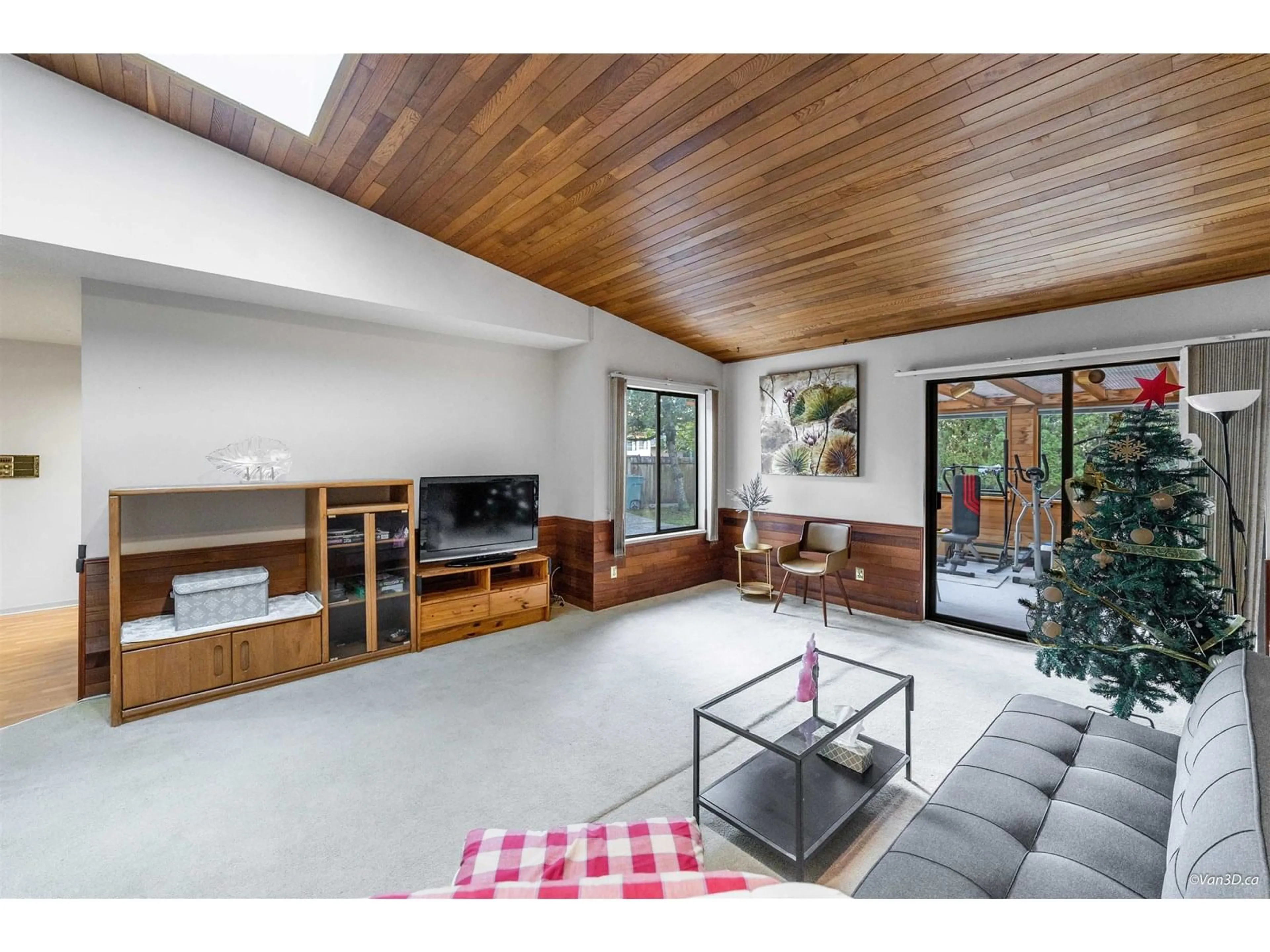 Living room with furniture, unknown for 11437 SOMERSET, Delta British Columbia V4E2P1