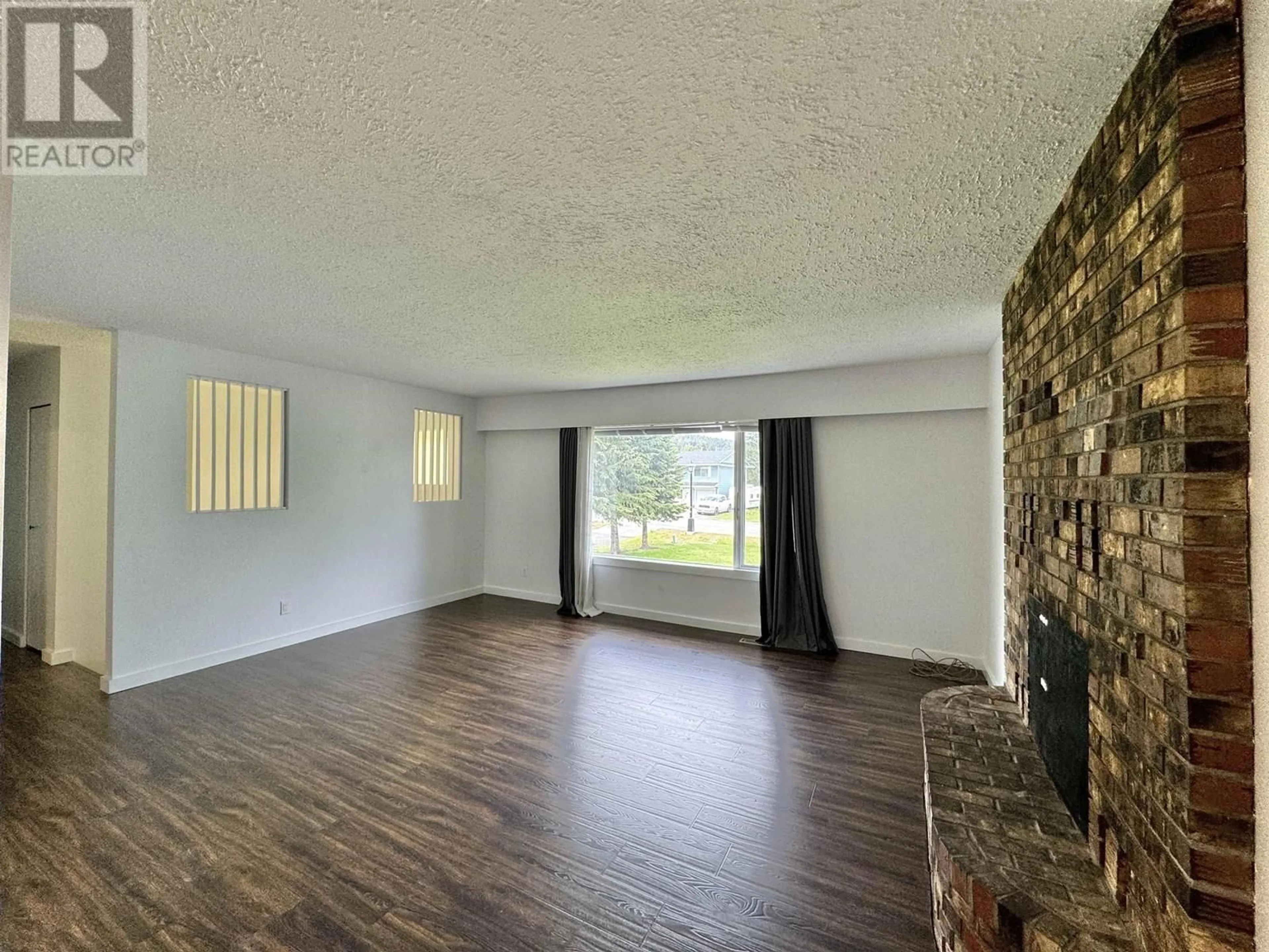 A pic of a room for 721 CARIBOO TRAIL, 100 Mile House British Columbia V0K2E1