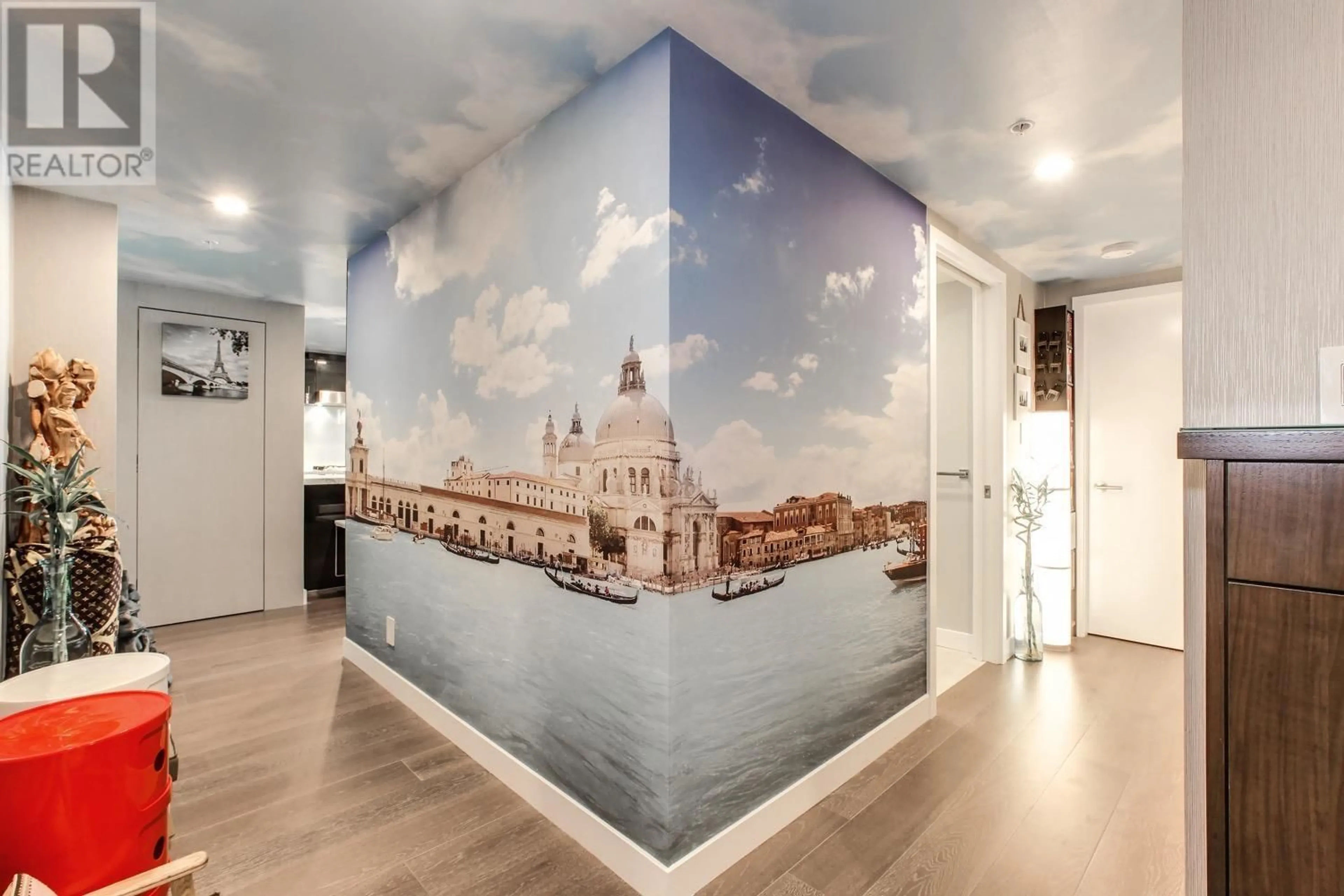 Indoor foyer for 1709 - 777 RICHARDS STREET, Vancouver British Columbia V6B0M6