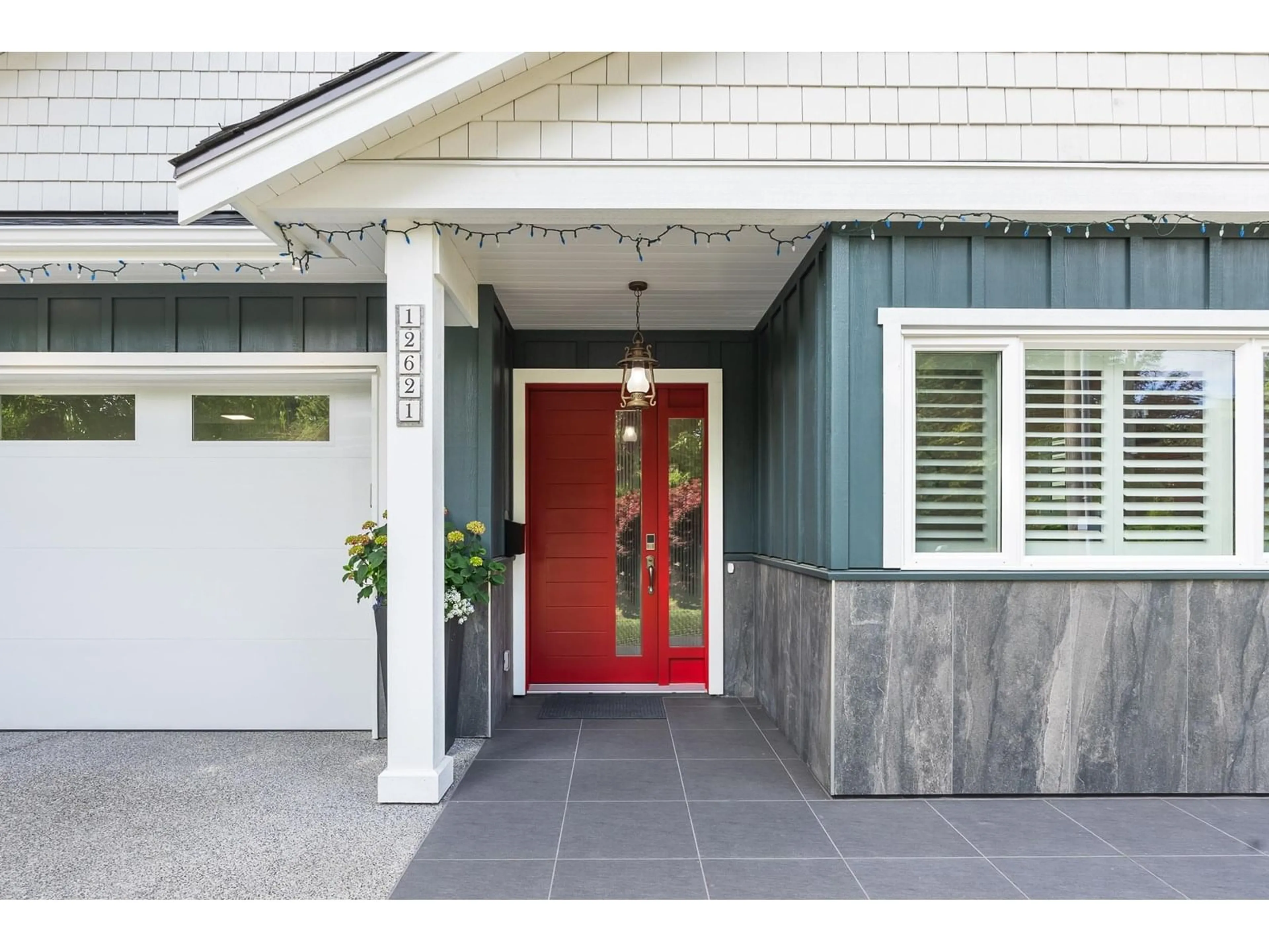 Indoor entryway for 12621 25, Surrey British Columbia V4A2K5