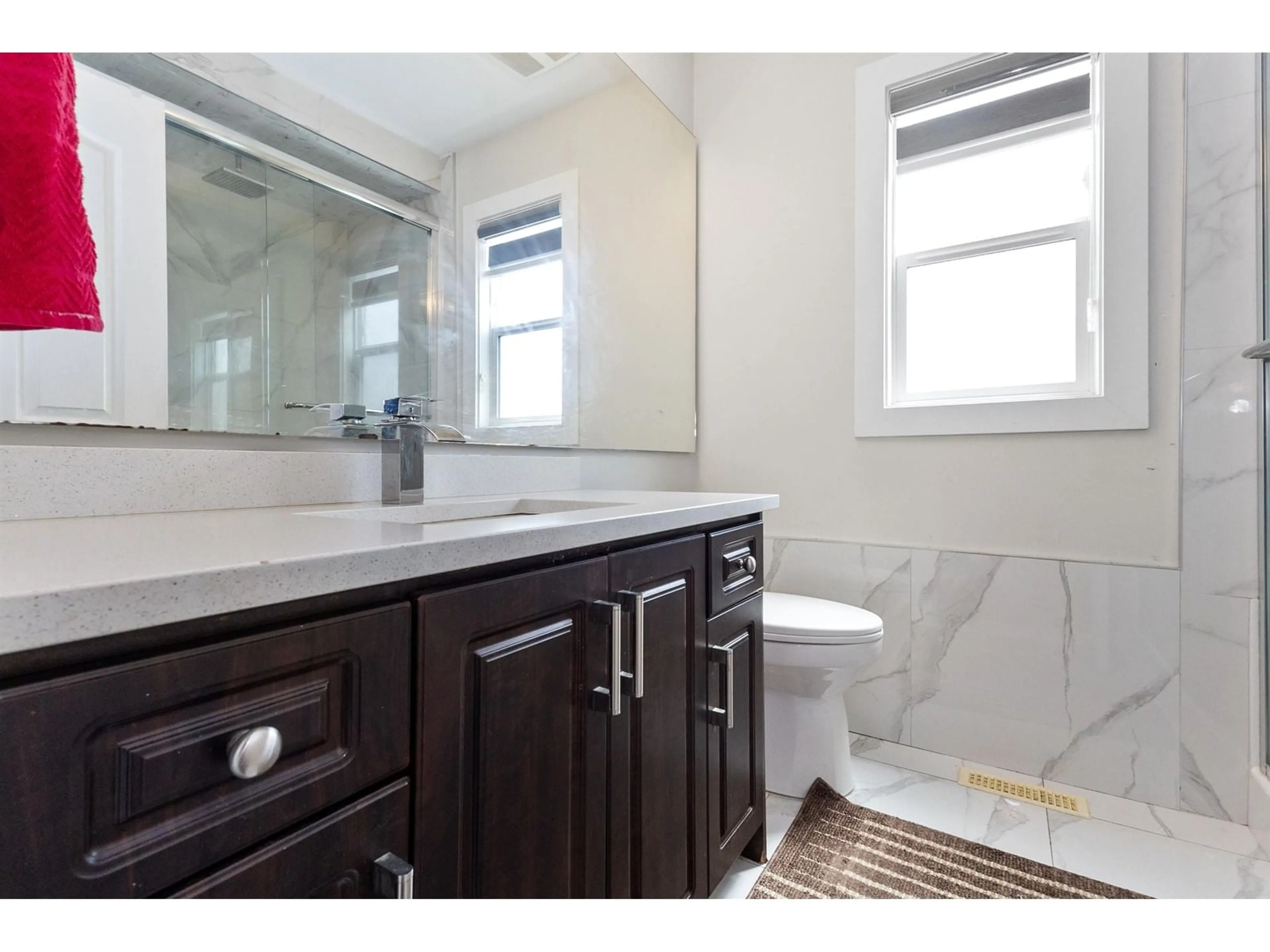 Standard bathroom, ceramic/tile floor for 3305 TOWNLINE, Abbotsford British Columbia V2T5J7