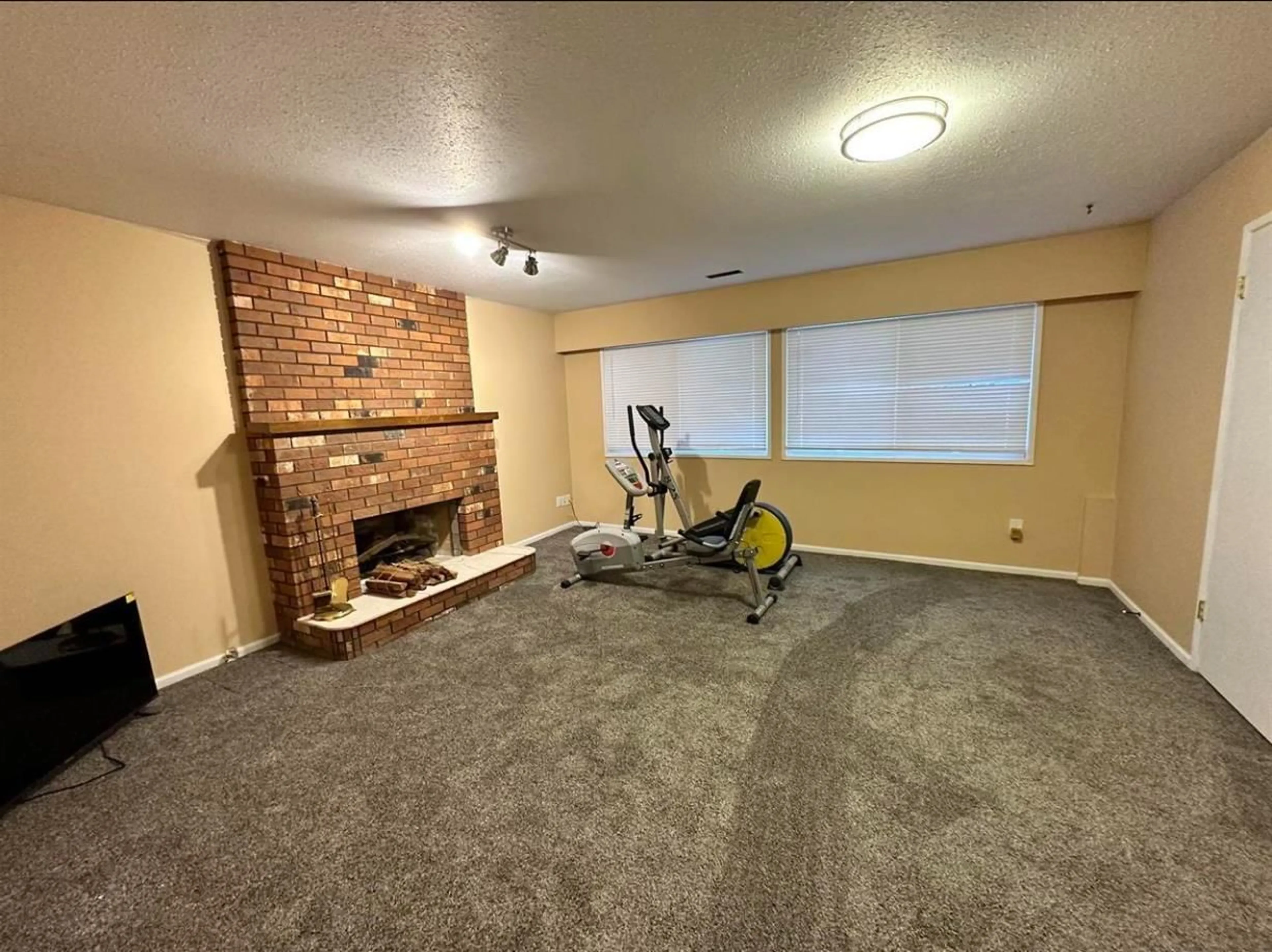A pic of a room for 385 FERRY LANDING PLACE, Hope British Columbia V0X1L0