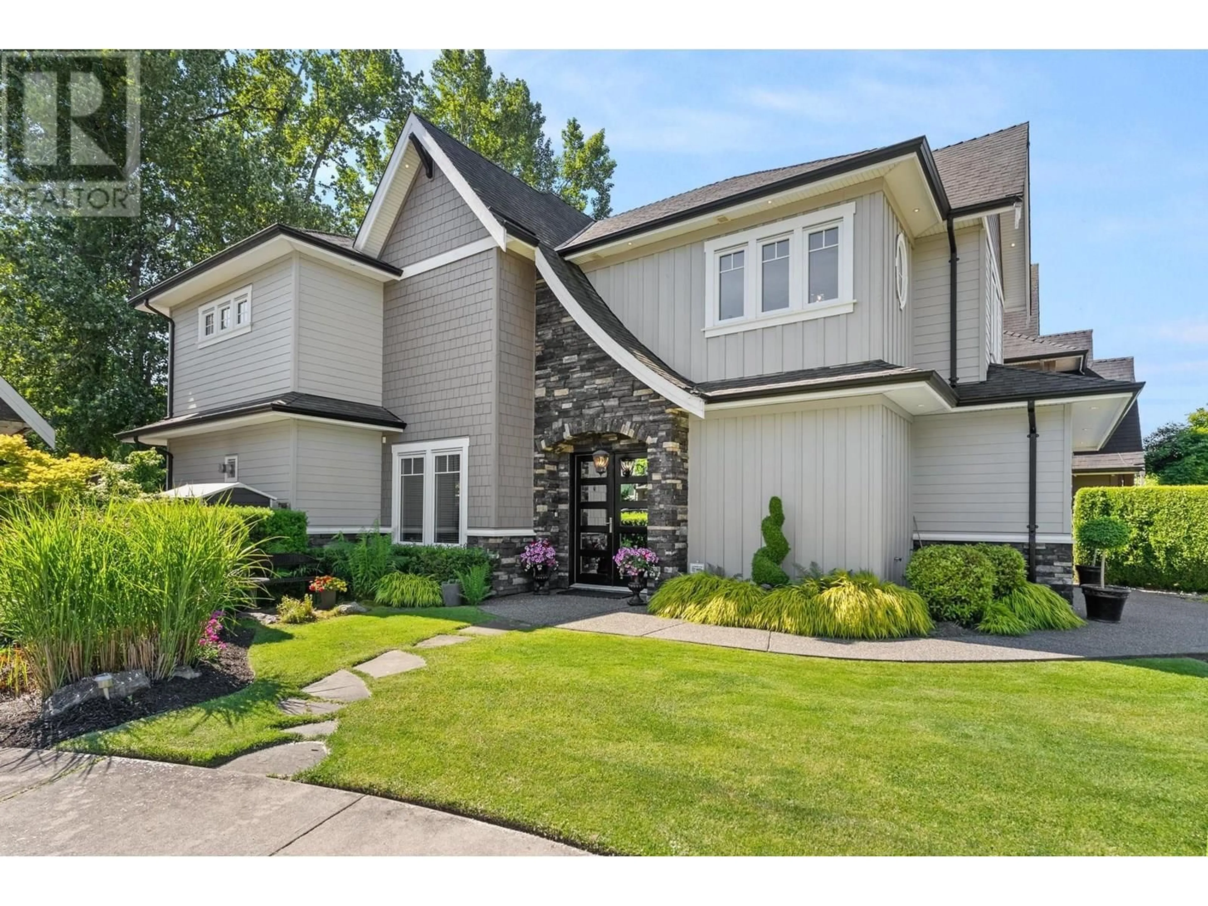 Home with vinyl exterior material, street for 5898 COVE REACH ROAD, Delta British Columbia V4K5G9
