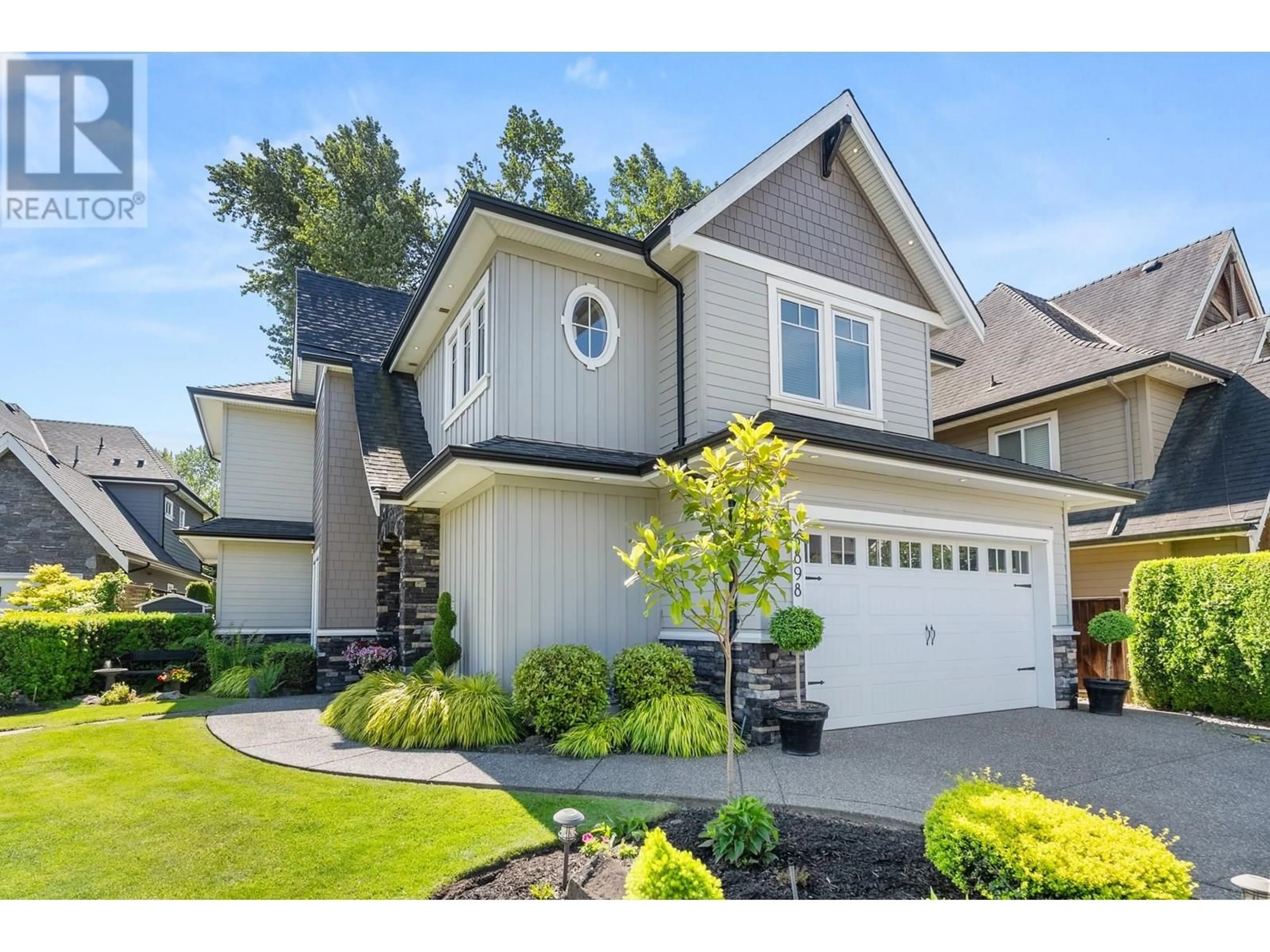 Home with vinyl exterior material, street for 5898 COVE REACH ROAD, Delta British Columbia V4K5G9