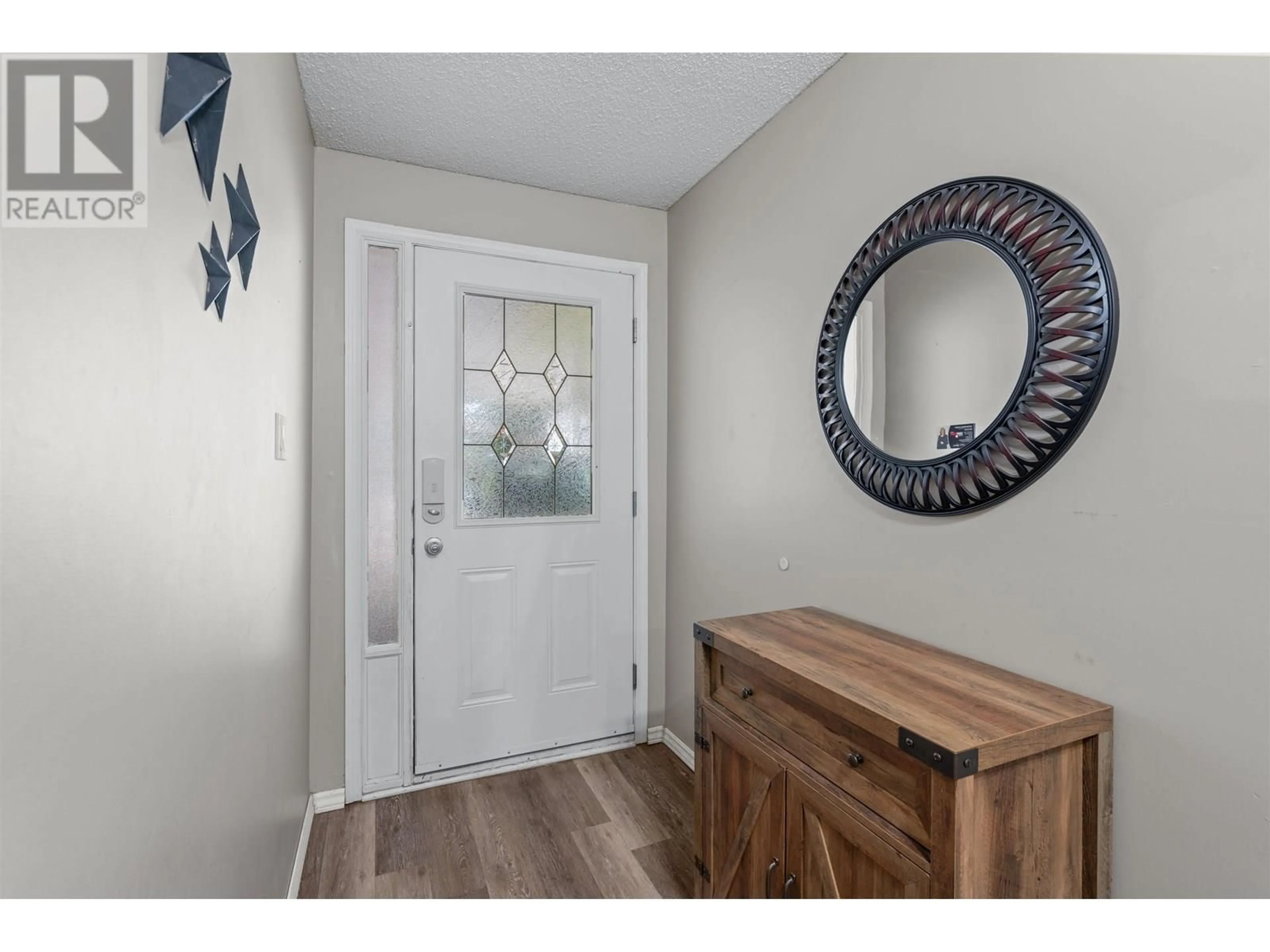 Indoor entryway for 8266 ST LAWRENCE AVENUE, Prince George British Columbia V2N4K8