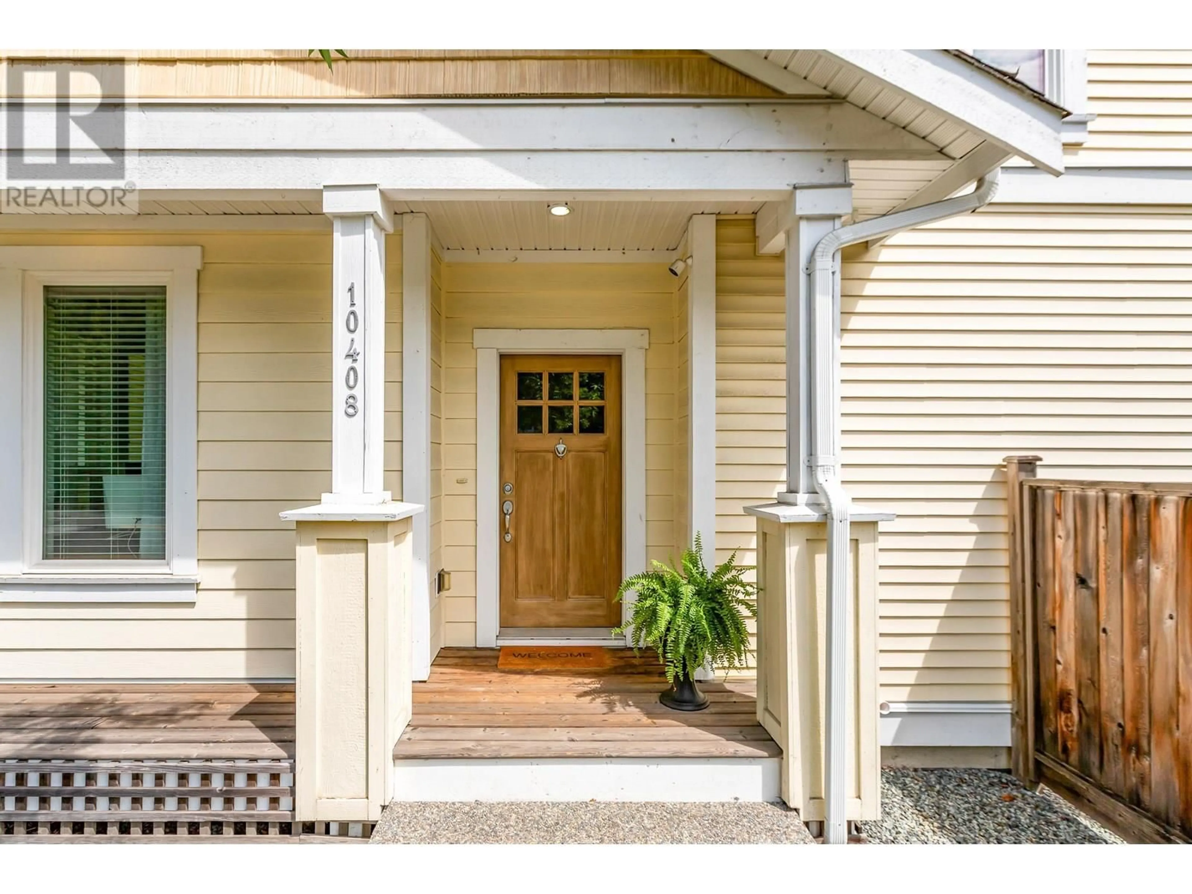 Indoor entryway for 10408 243 STREET, Maple Ridge British Columbia V2W0G7