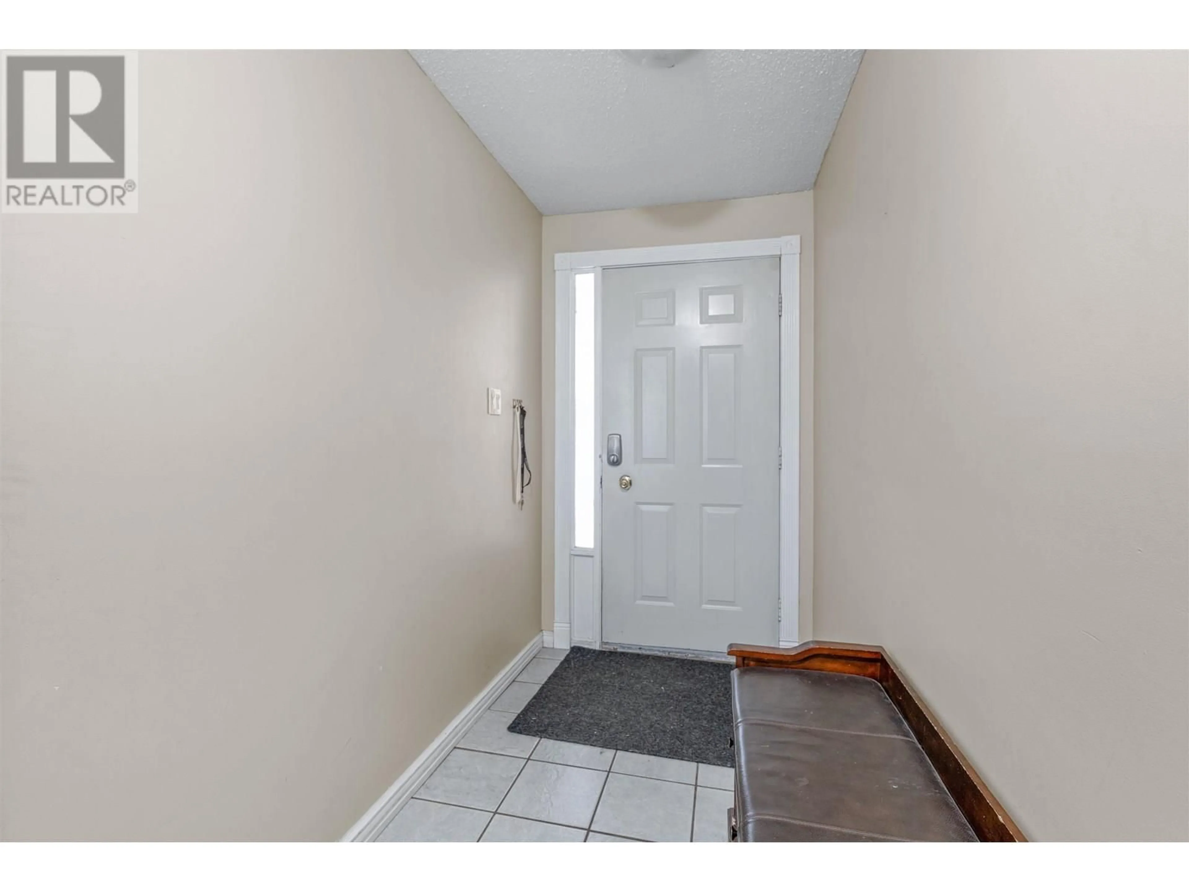 Indoor entryway for 8248 ST LAWRENCE AVENUE, Prince George British Columbia V2N4K8