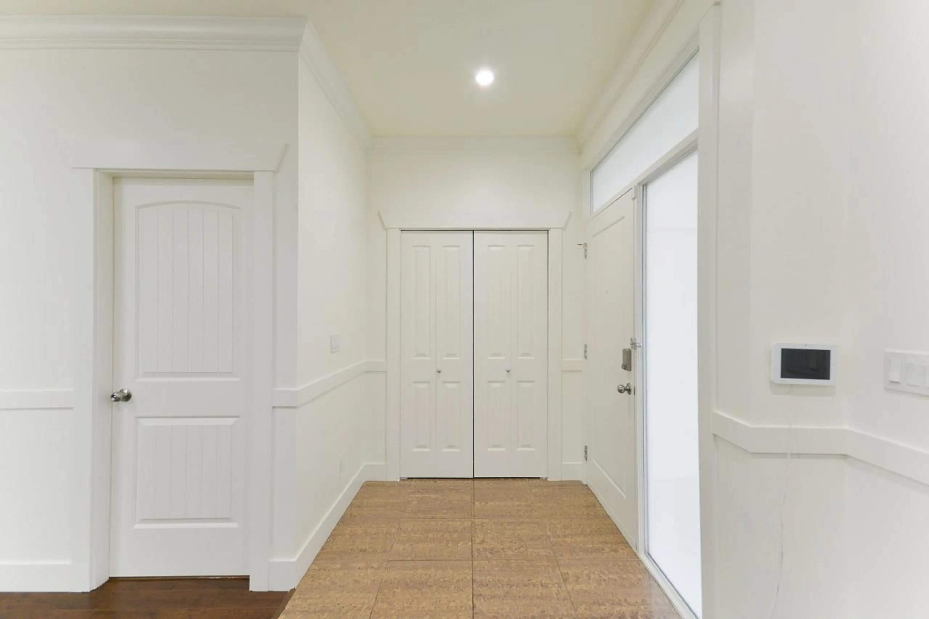 Indoor foyer for 13111 108, Surrey British Columbia V3T2J2
