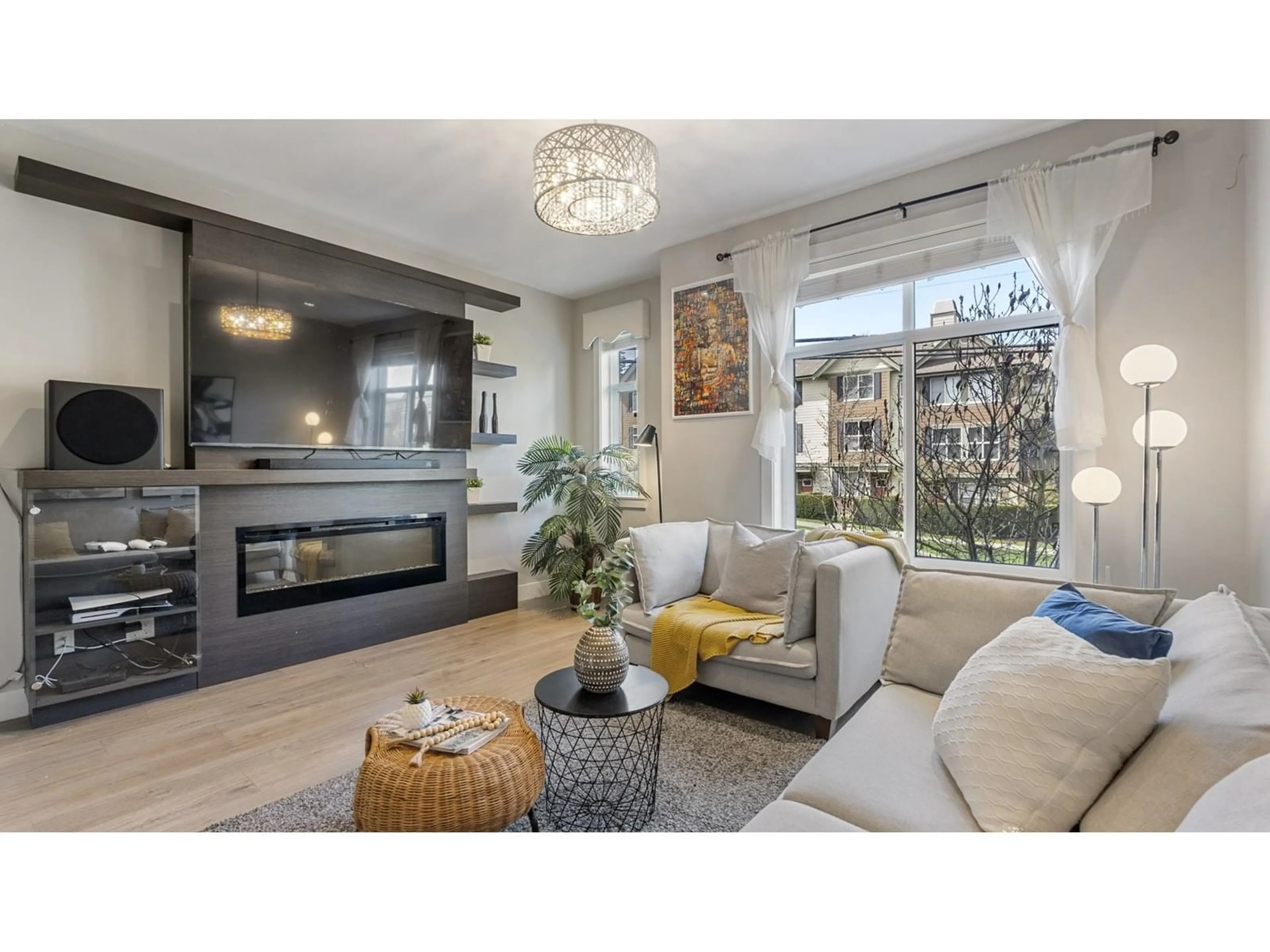 Living room with furniture, wood/laminate floor for 17 - 2888 156, Surrey British Columbia V3Z0C7