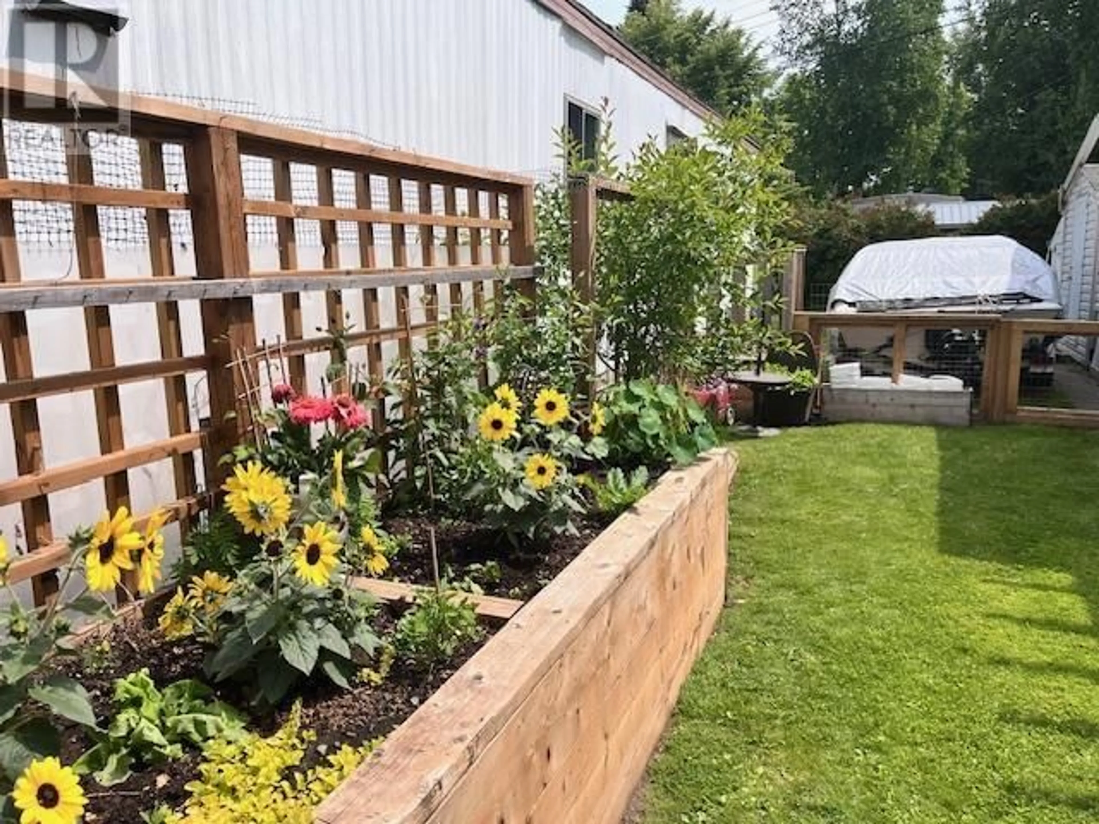 Patio, street for 22 - 654 NORTH FRASER DRIVE, Quesnel British Columbia V2J1Z6