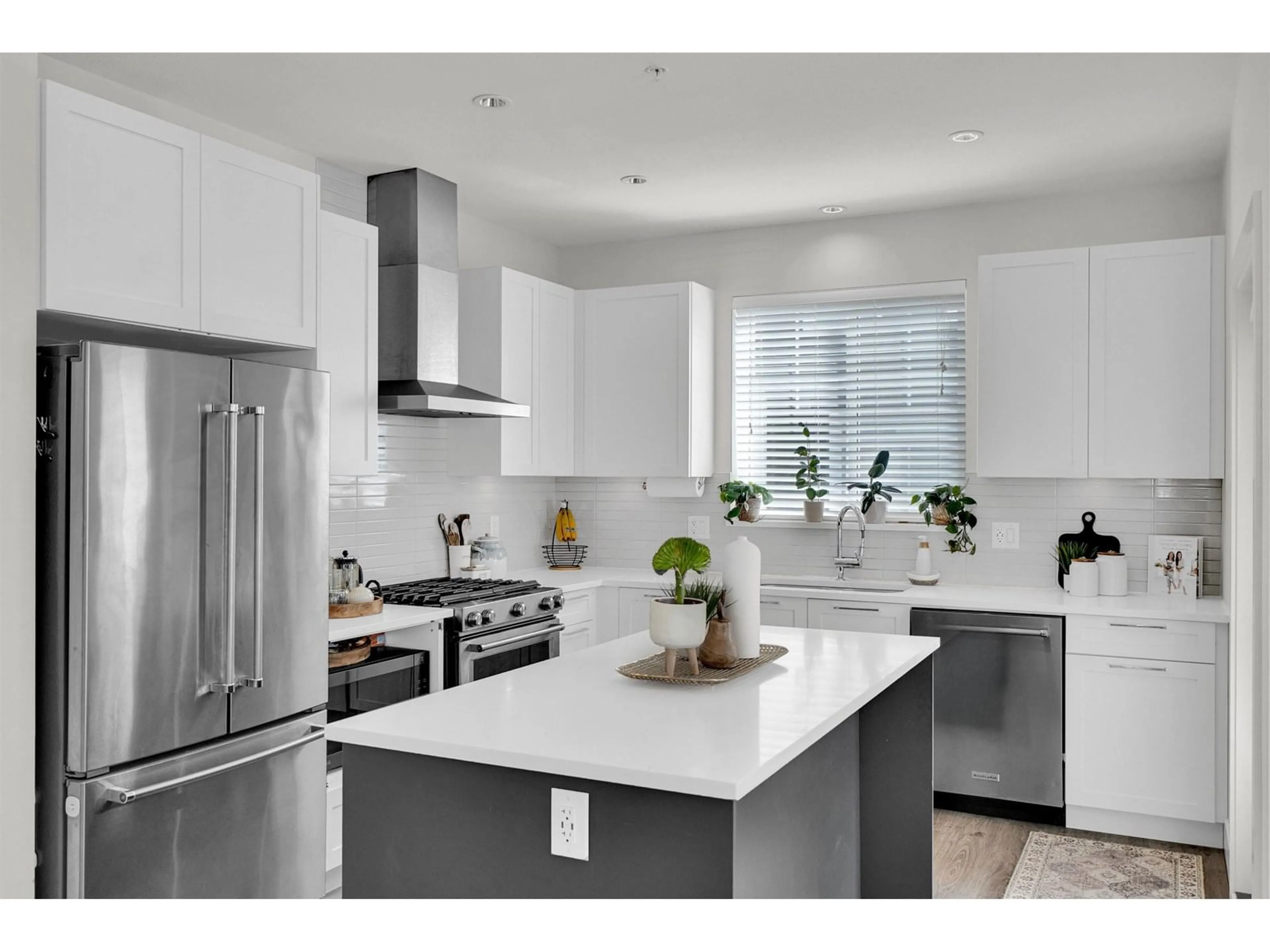 Contemporary kitchen, ceramic/tile floor for 21 - 20451 84, Langley British Columbia V2Y0X5