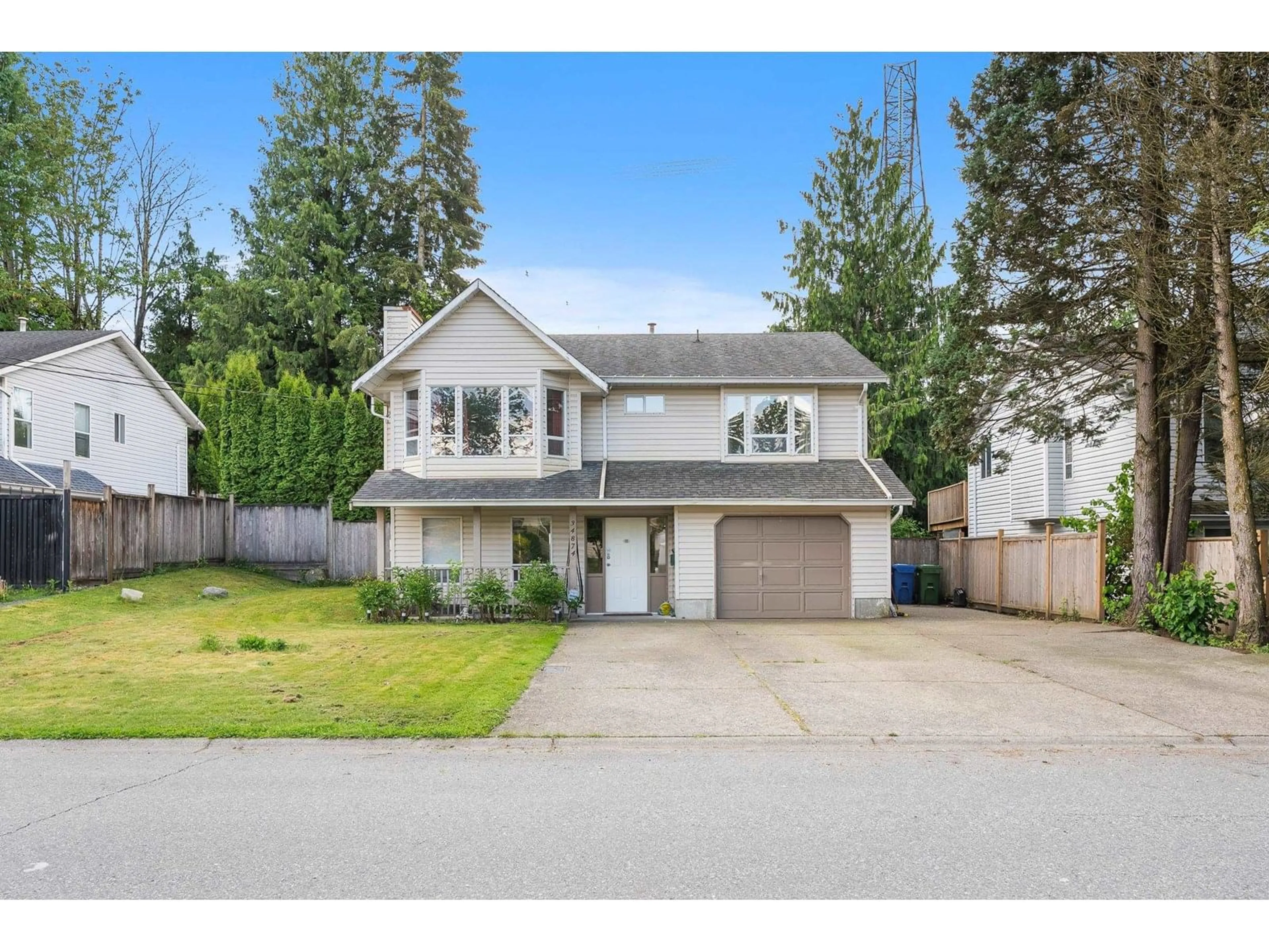 Home with vinyl exterior material, street for 34874 HIGH, Abbotsford British Columbia V2S4P6