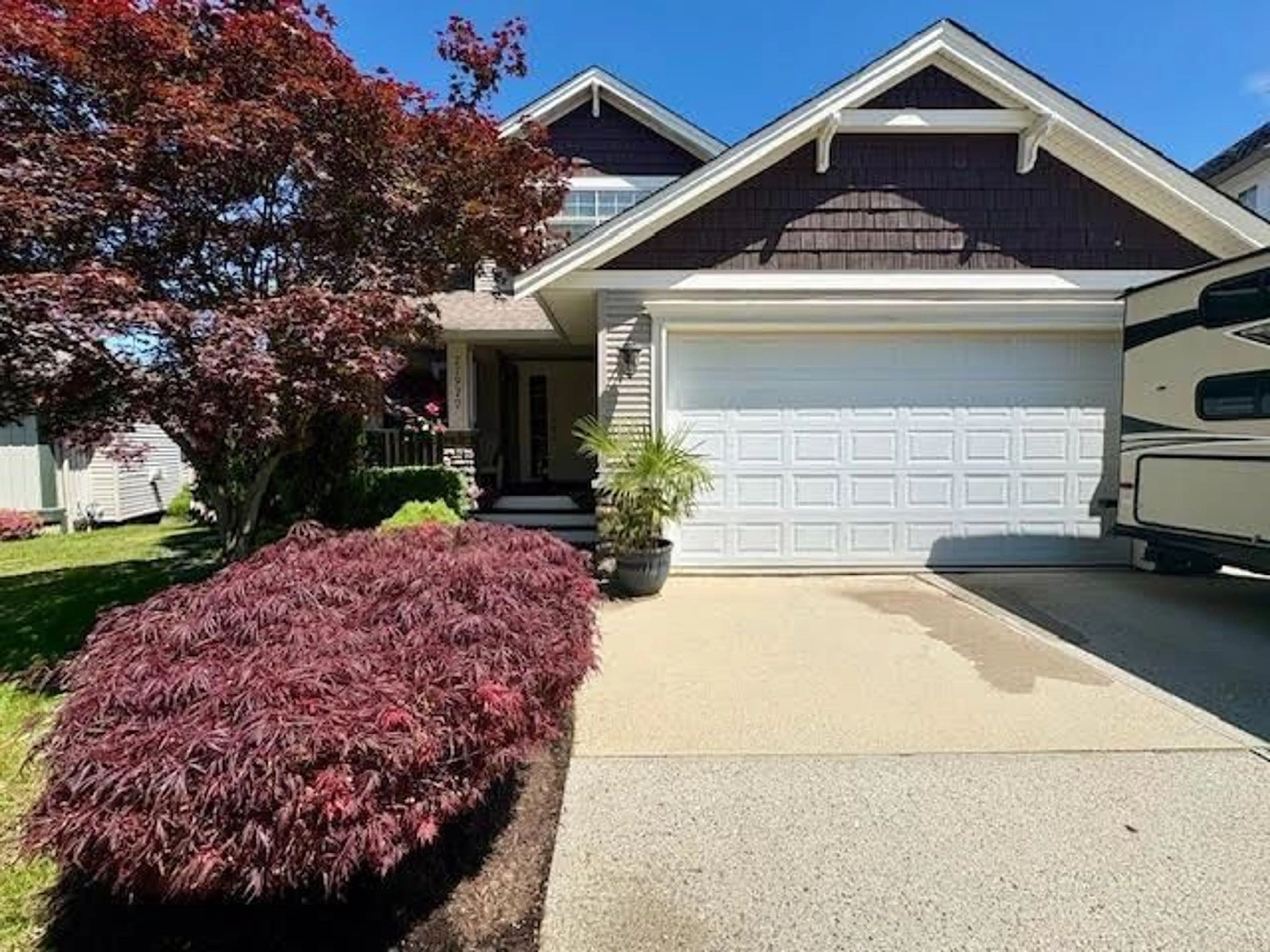 Home with vinyl exterior material, street for 27977 BUFFER, Abbotsford British Columbia V4X2S5