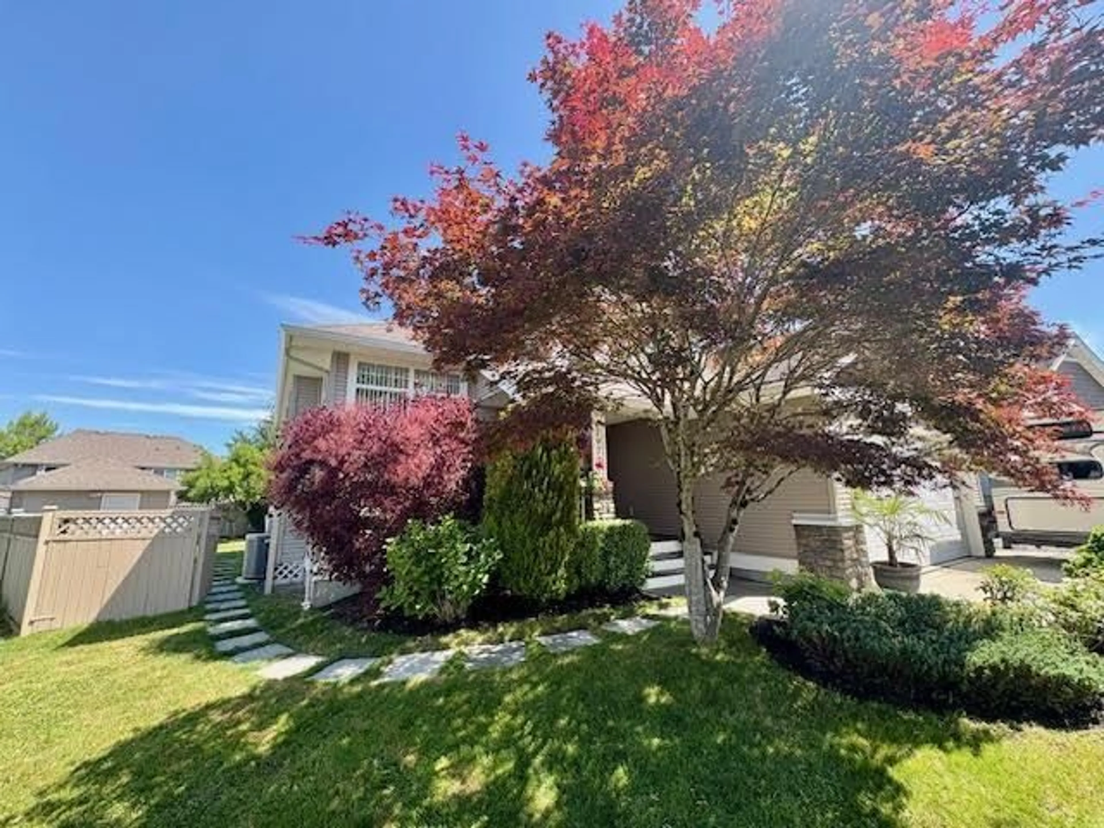 A pic from outside/outdoor area/front of a property/back of a property/a pic from drone, street for 27977 BUFFER, Abbotsford British Columbia V4X2S5